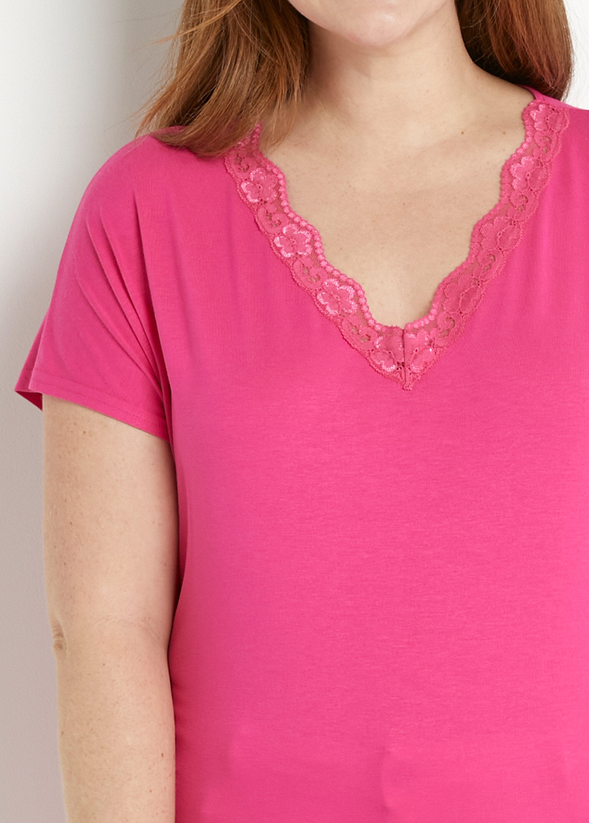 T-shirt_corta_in_pizzo_elasticizzato_Fuchsia_DE1_curvy