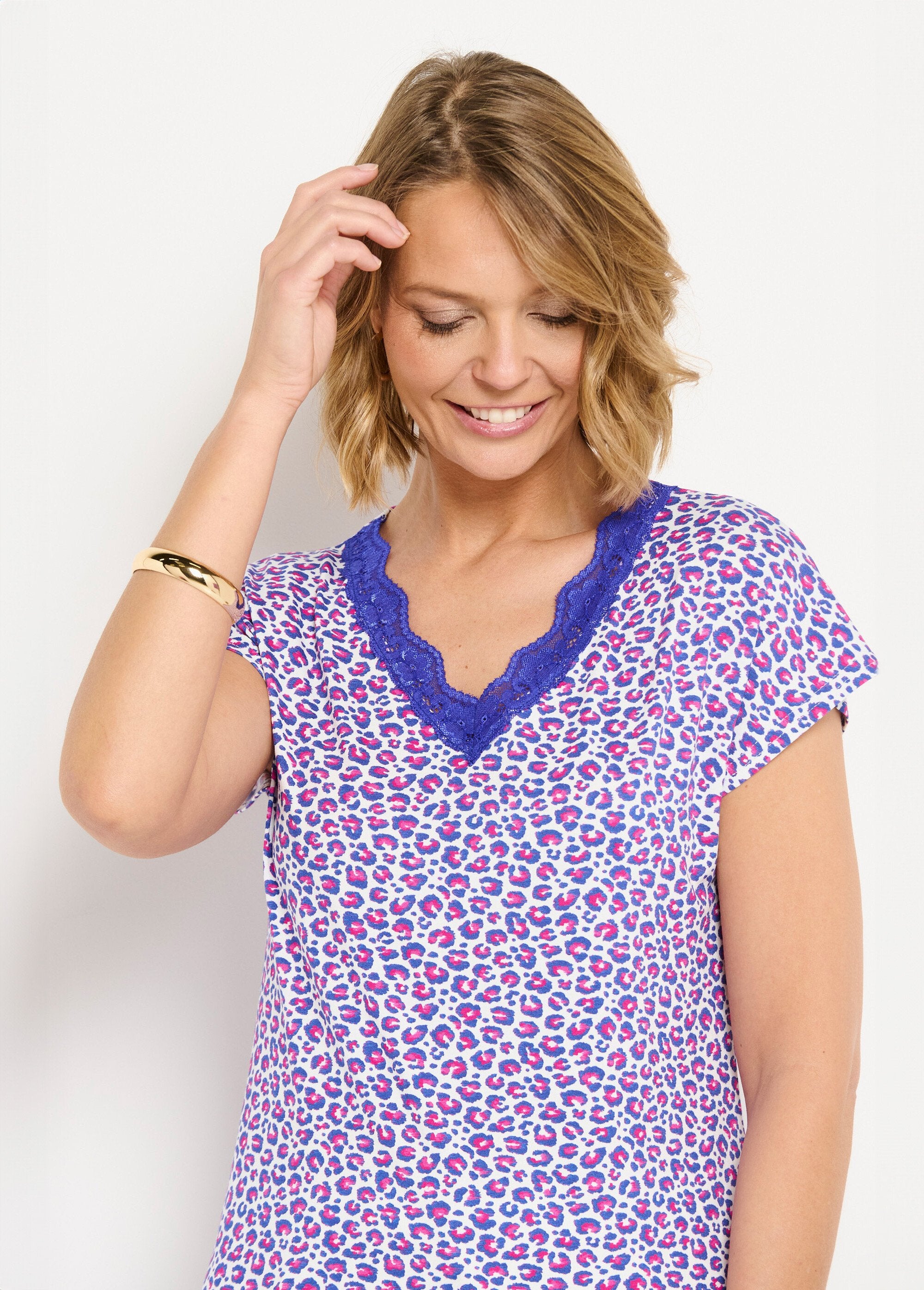 T-shirt_corta_in_pizzo_elasticizzato_Fond_ecru_DE1_slim