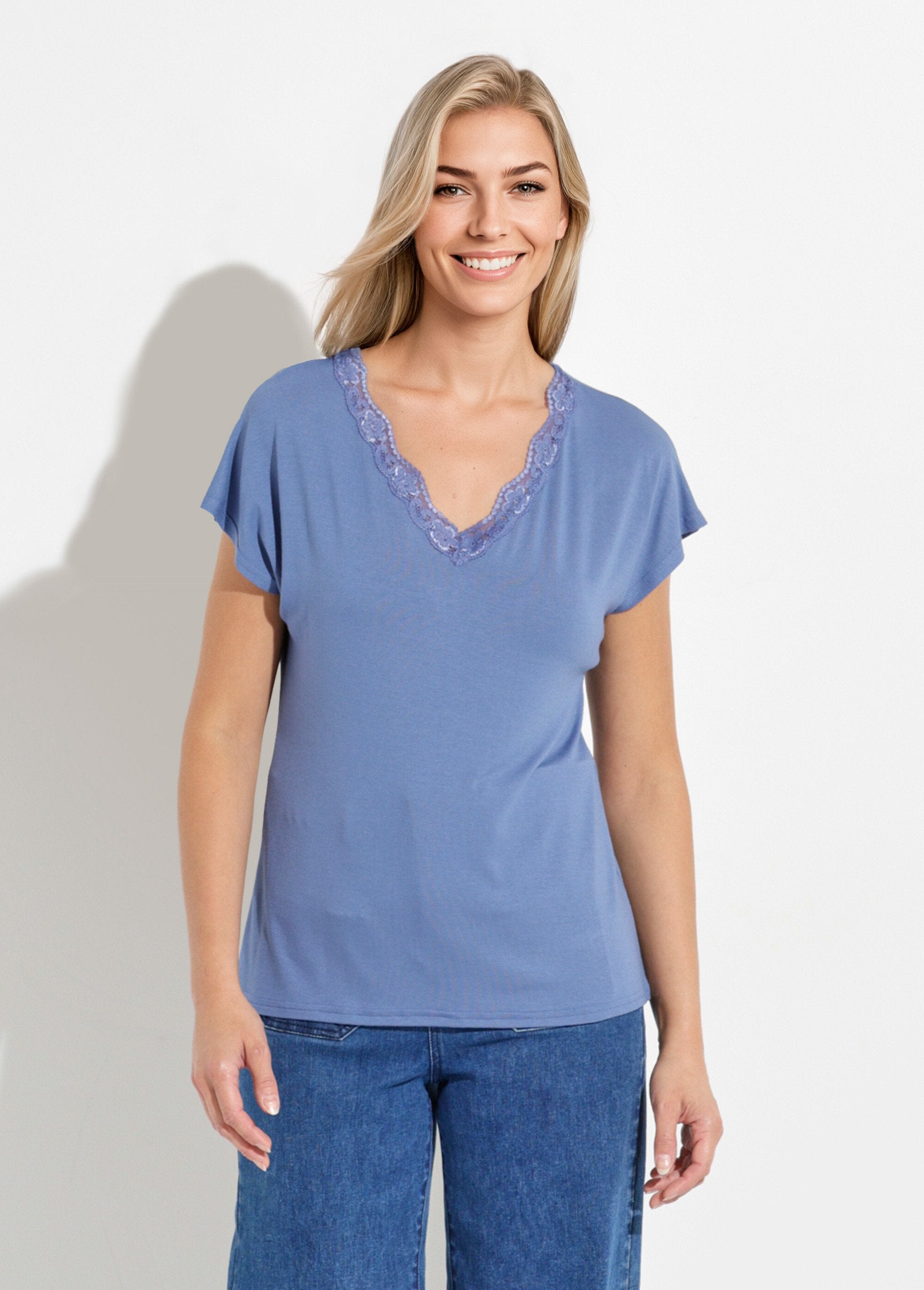 T-shirt_corta_in_pizzo_elasticizzato_Bleu_orage_FA1_slim