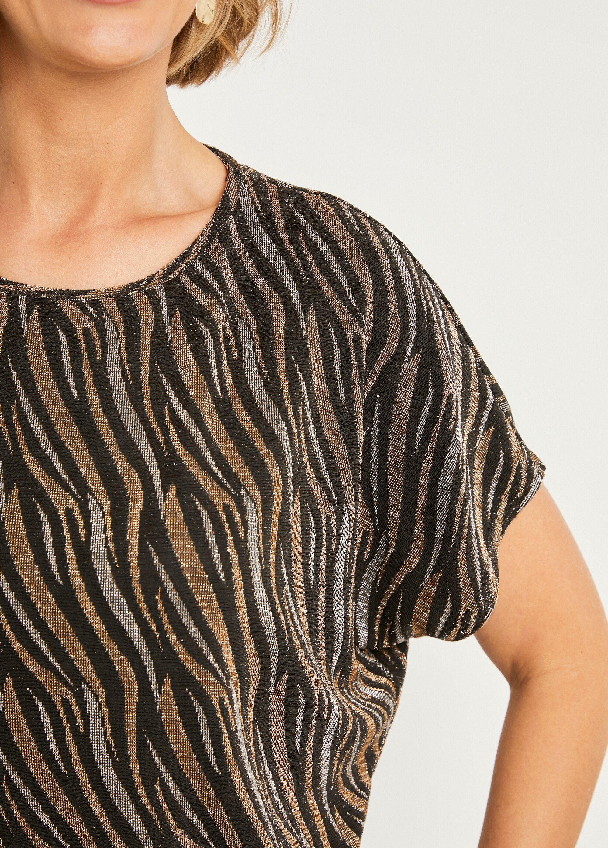 T-shirt_cropped_in_pizzo_jacquard_lucido_Noir_et_cuivre_DE2_slim