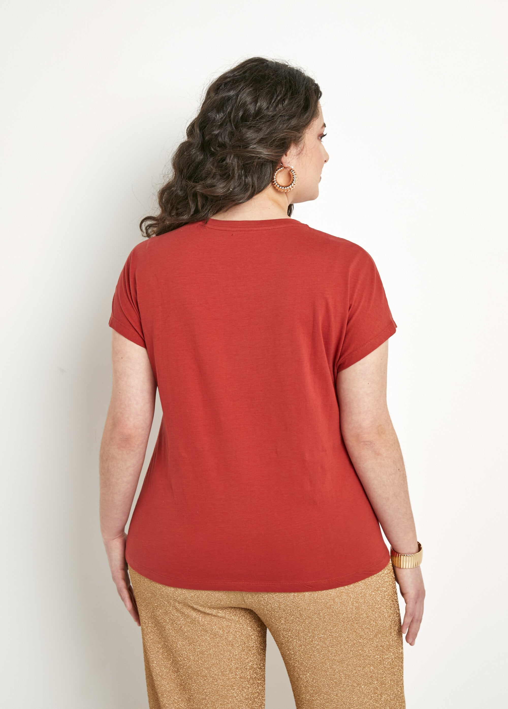 T-shirt_corta_tinta_unita_con_borchie_e_punto_fiamma_Paprika_DO1_curvy