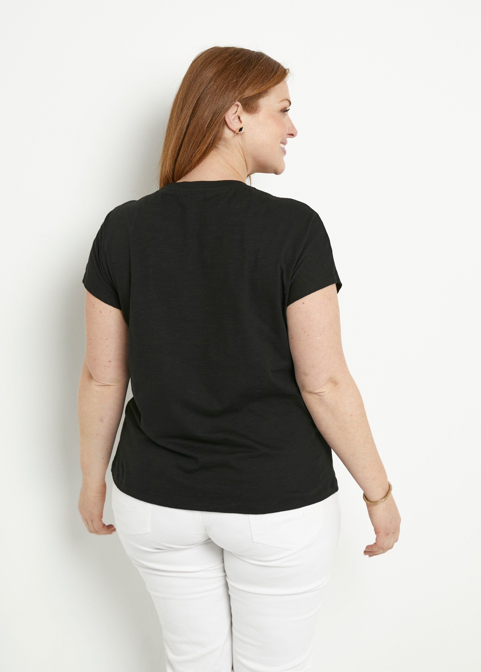 T-shirt_corta_tinta_unita_con_borchie_e_punto_fiamma_Noir_DO1_curvy