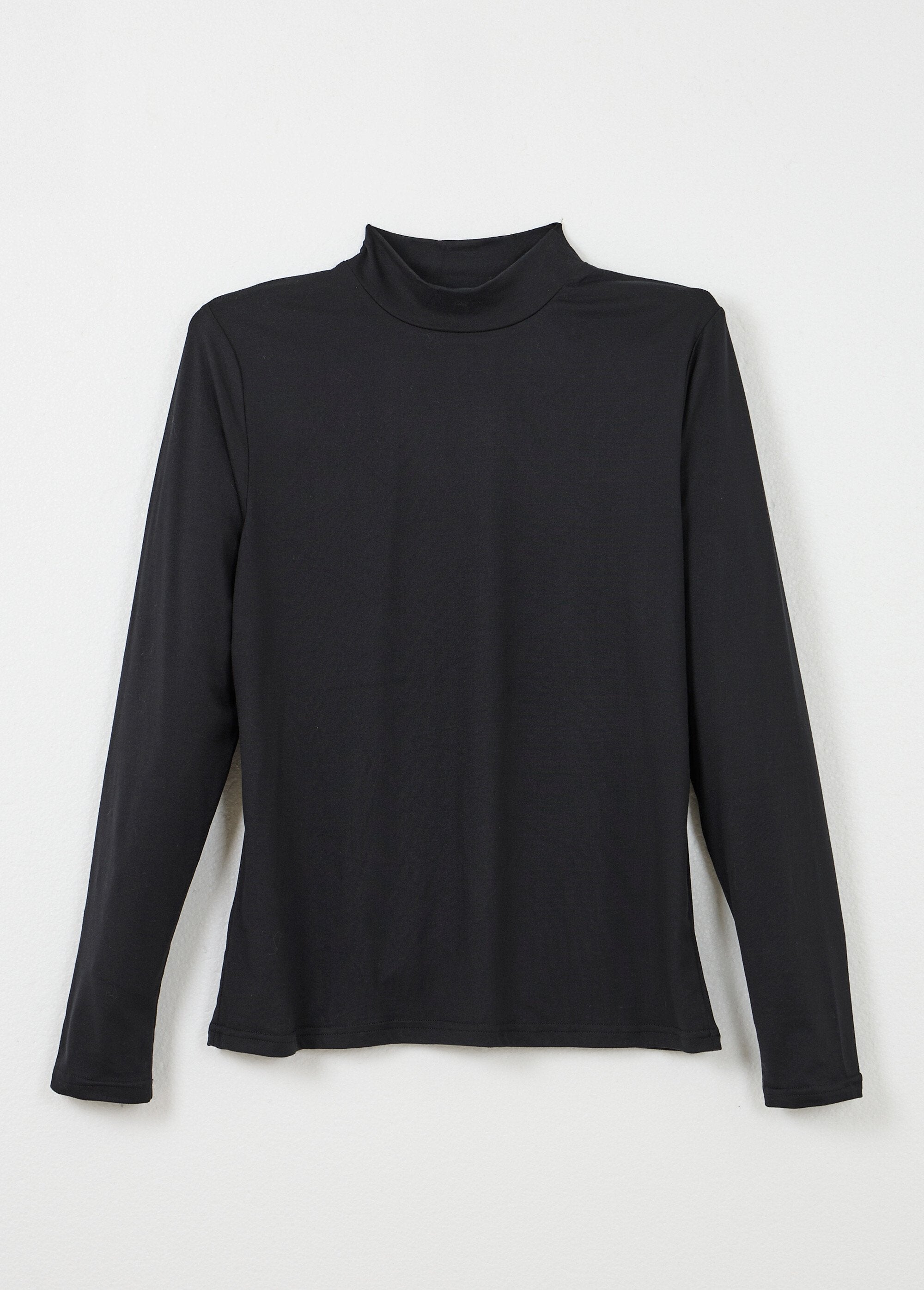 Morbida_T-shirt_con_collo_alto_e_maniche_lunghe_Noir_AP1_slim