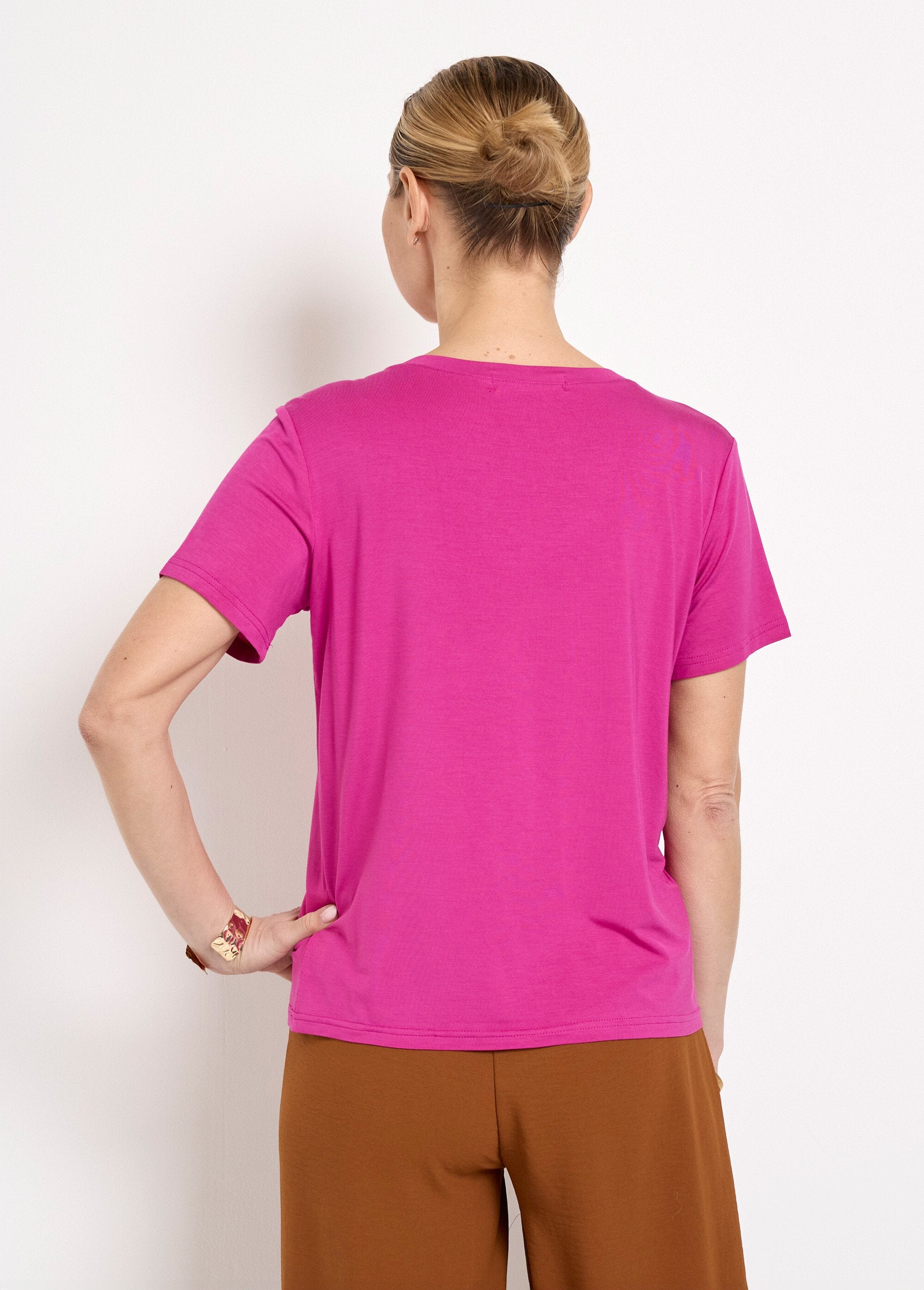T-shirt_fluida_con_scollo_a_V_e_maniche_corte_Bougainvilliers_DO1_slim