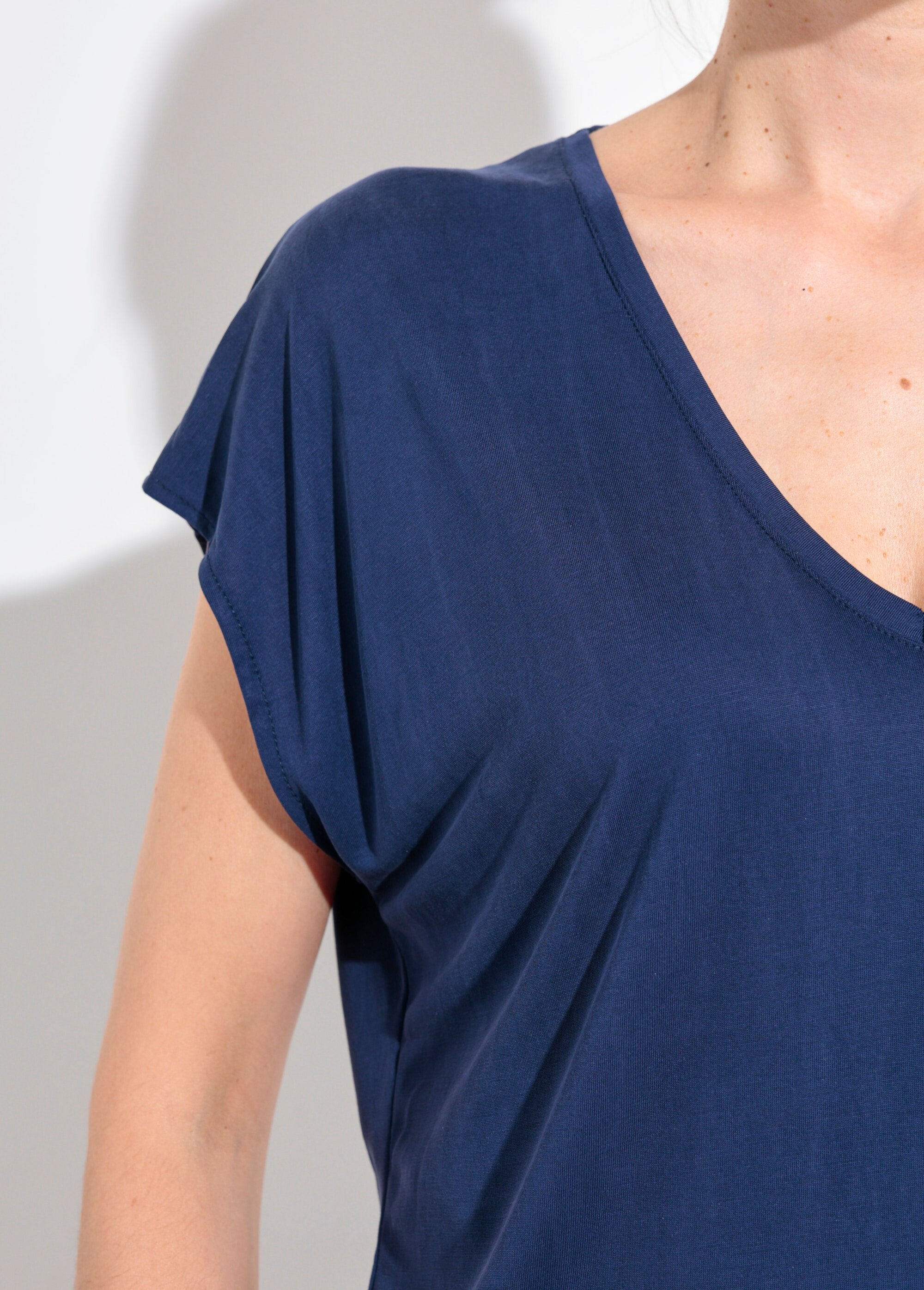 Maglietta_a_maniche_corte_e_aderente_Marine_DE2_slim