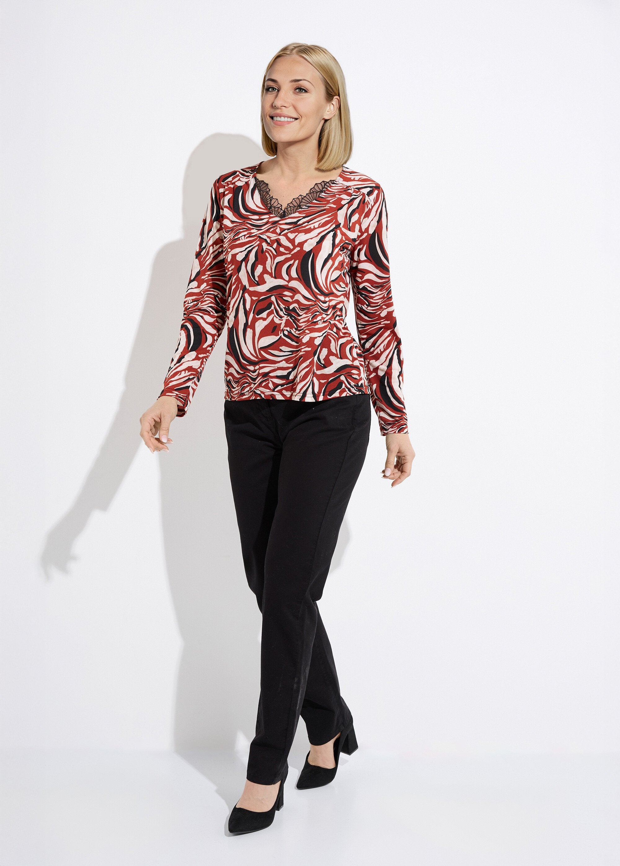 T-shirt_grafica_in_pizzo_con_scollo_a_V_Noir_et_brique_SF1_slim