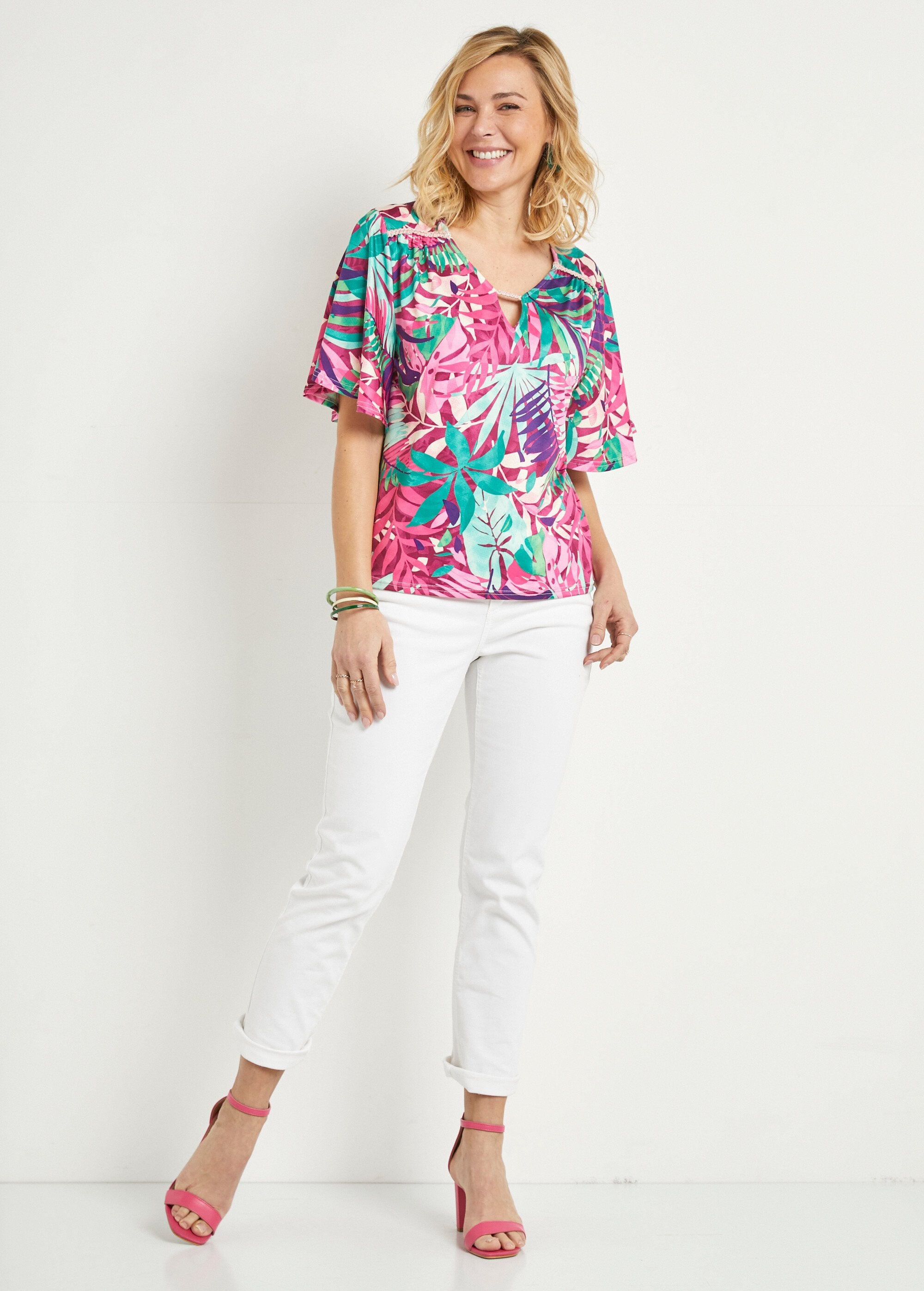 T-shirt_con_stampa_tropicale_e_maniche_a_farfalla_Multicolore_SF1_slim