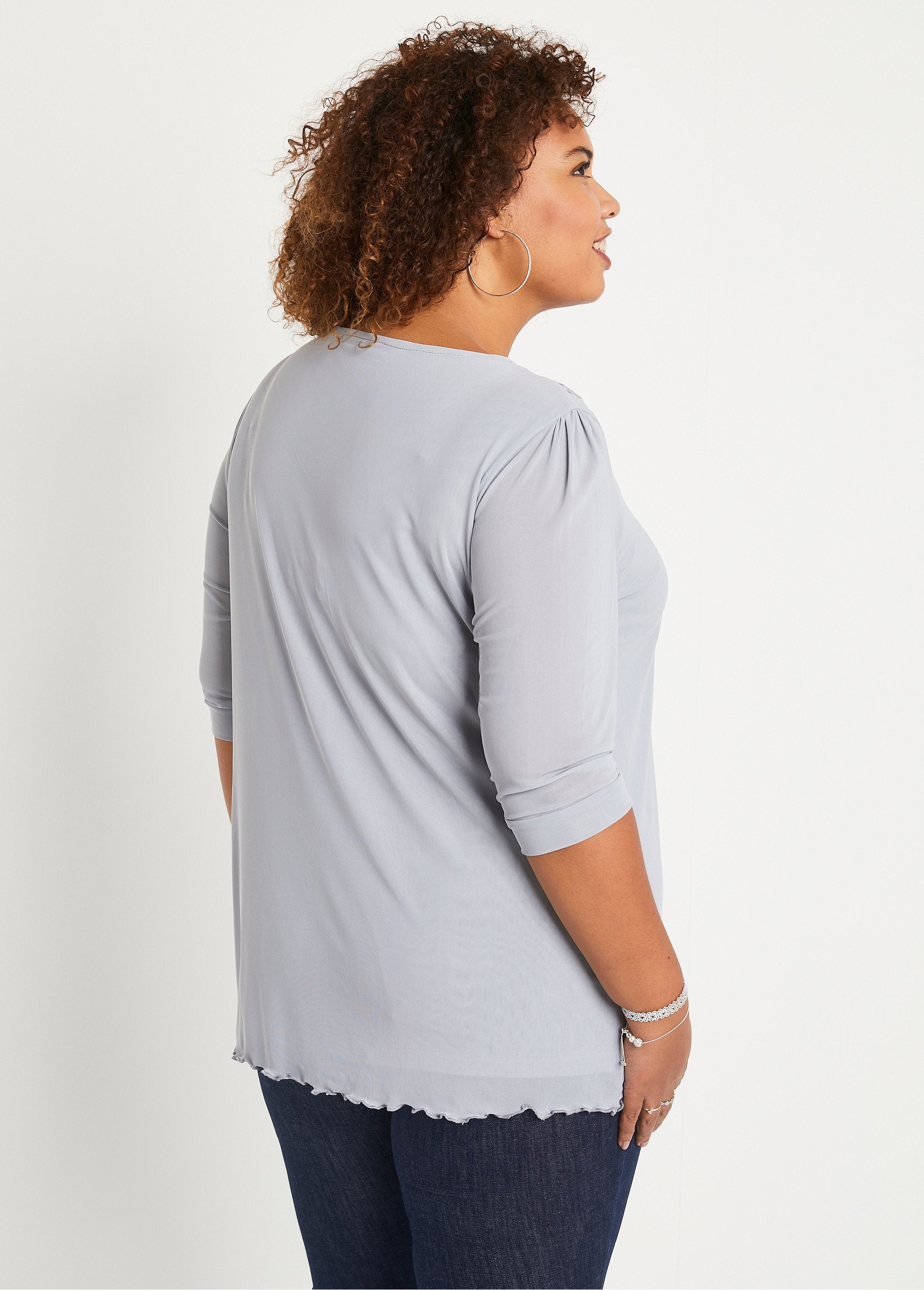 T-shirt_lunga_a_rete_ricamata_Soldi_DO1_curvy