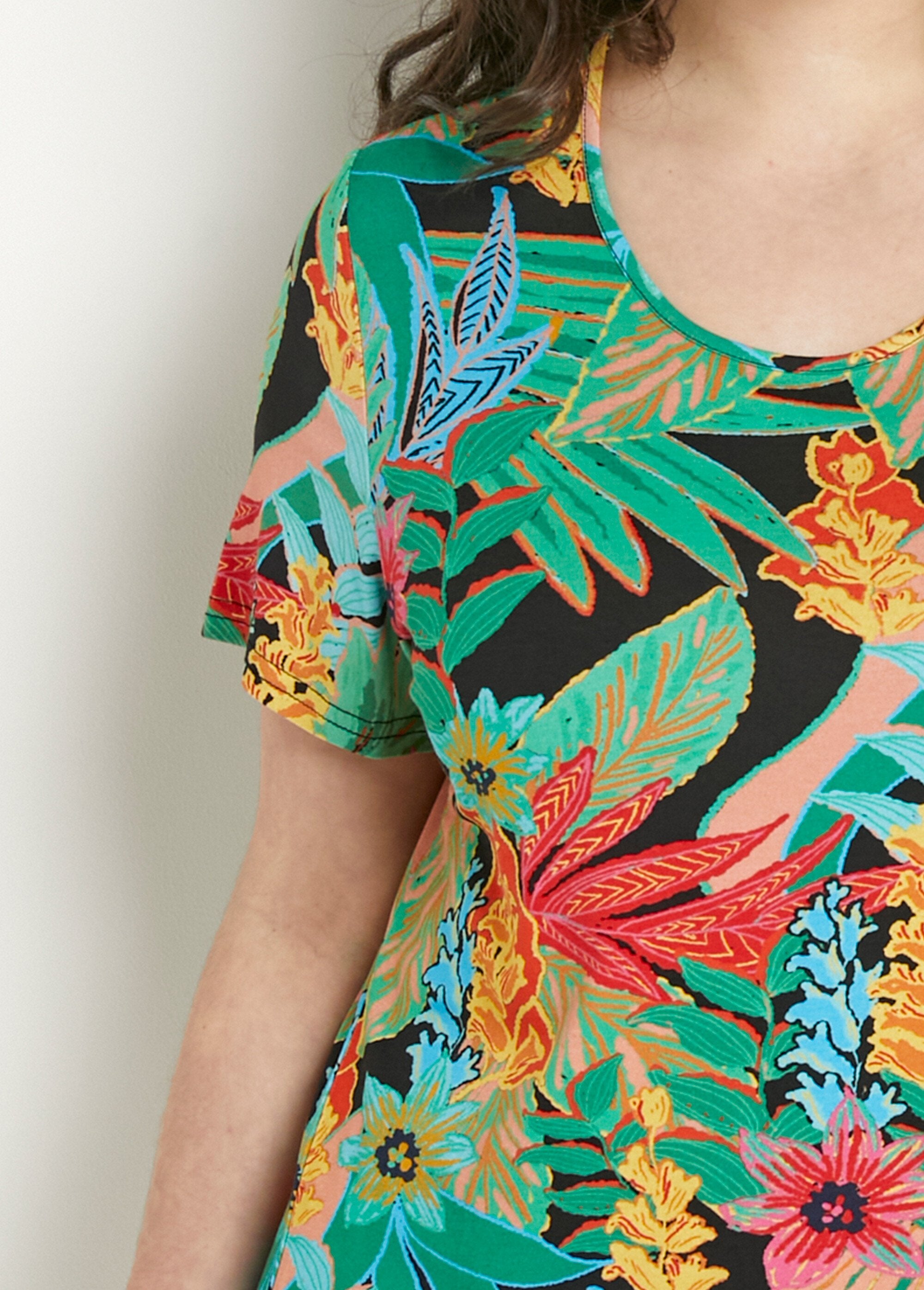 T-shirt_lunga_con_scollo_rotondo_e_stampa_esotica,_maniche_corte_Fond_noir_DE1_curvy