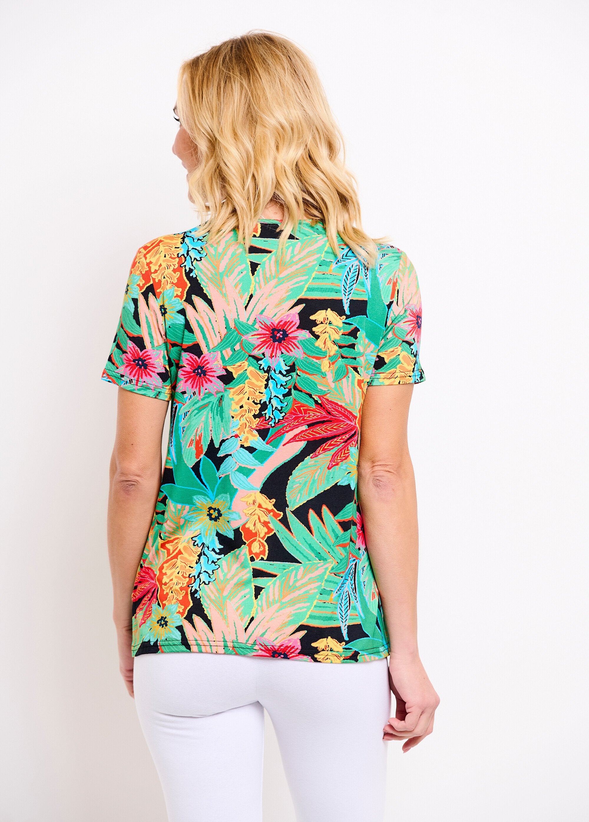 T-shirt_lunga_con_scollo_rotondo_e_stampa_esotica,_maniche_corte_Fond_noir_DO1_slim