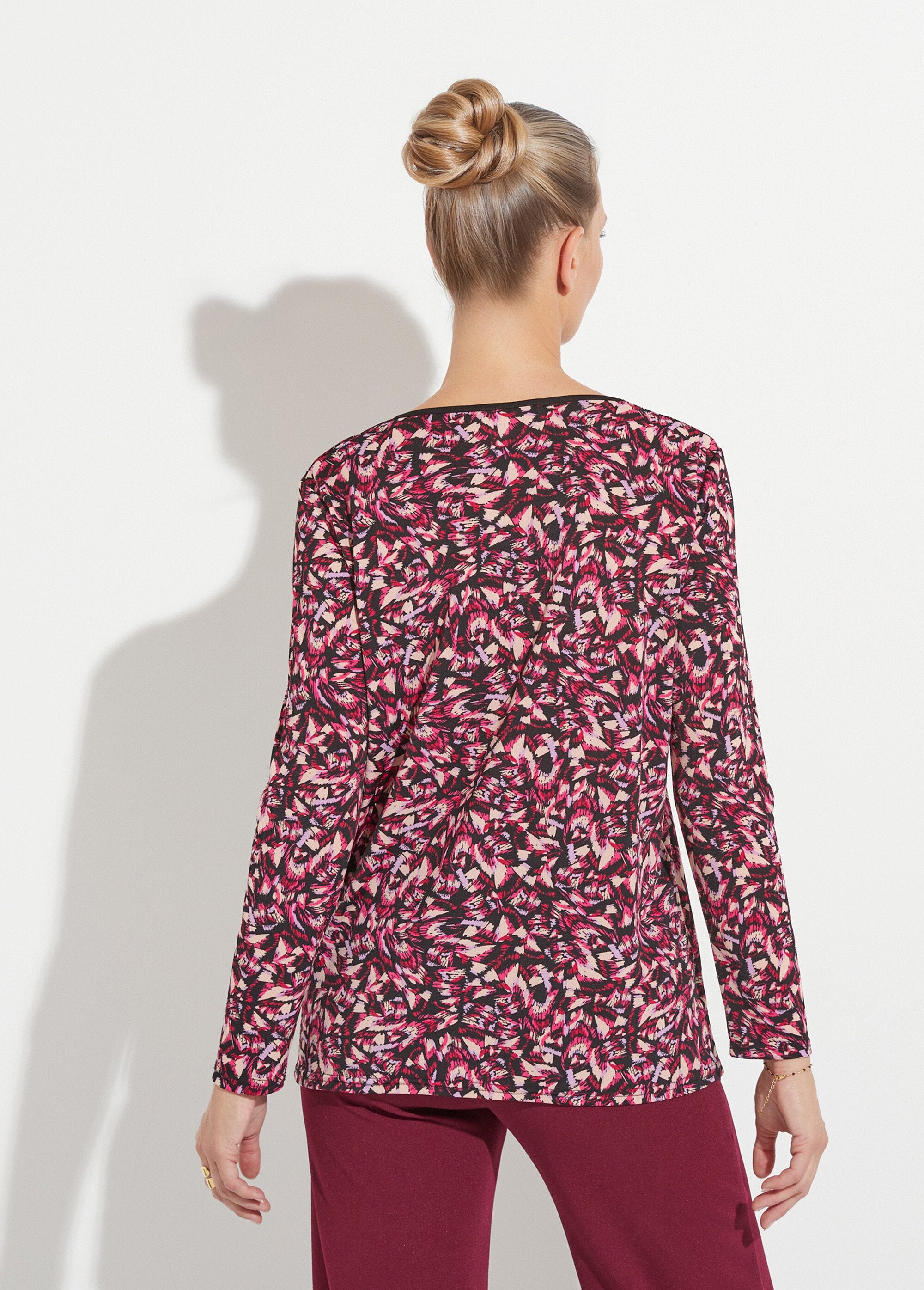 T-shirt_lunga_e_ampia_con_stampa_grafica_Rose_et_beige_DO1_slim