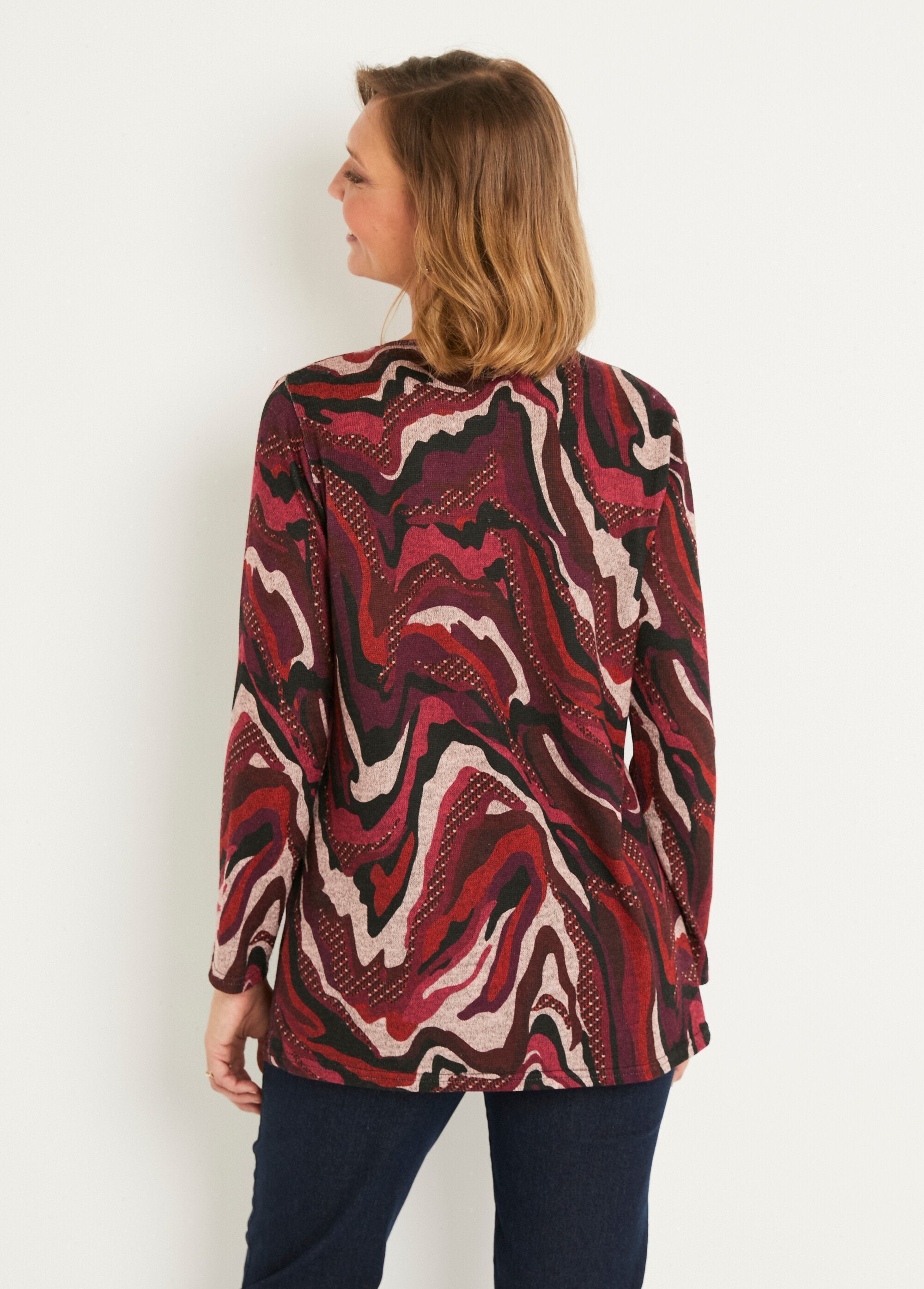 T-shirt_lunga_e_svasata_con_scollo_rotondo_e_stampa_grafica_Imprime_cassis_DO1_slim