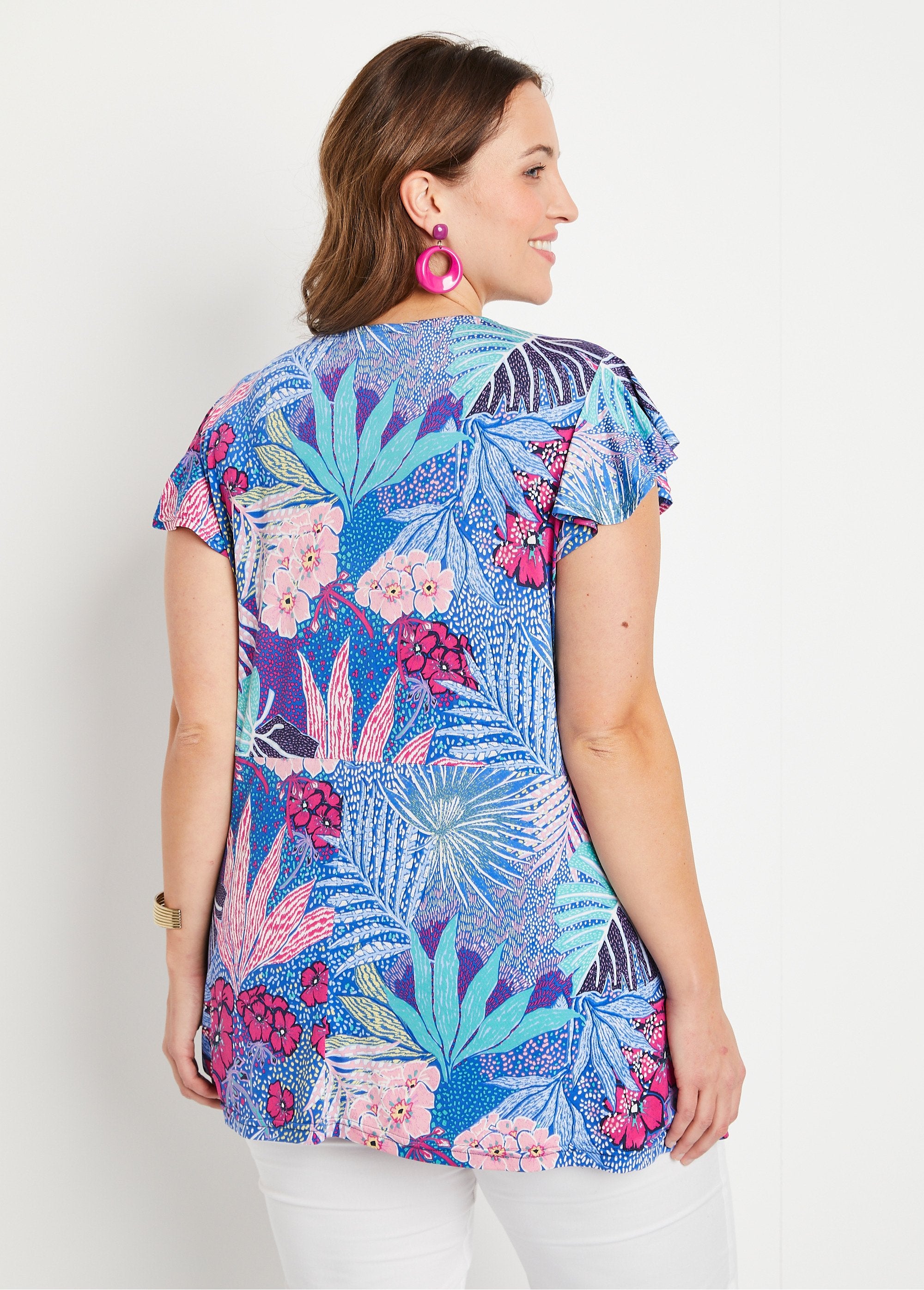 Maglietta_lunga_svasata_con_scollo_a_V_e_drappeggiata_Blu_e_fucsia_DO1_curvy