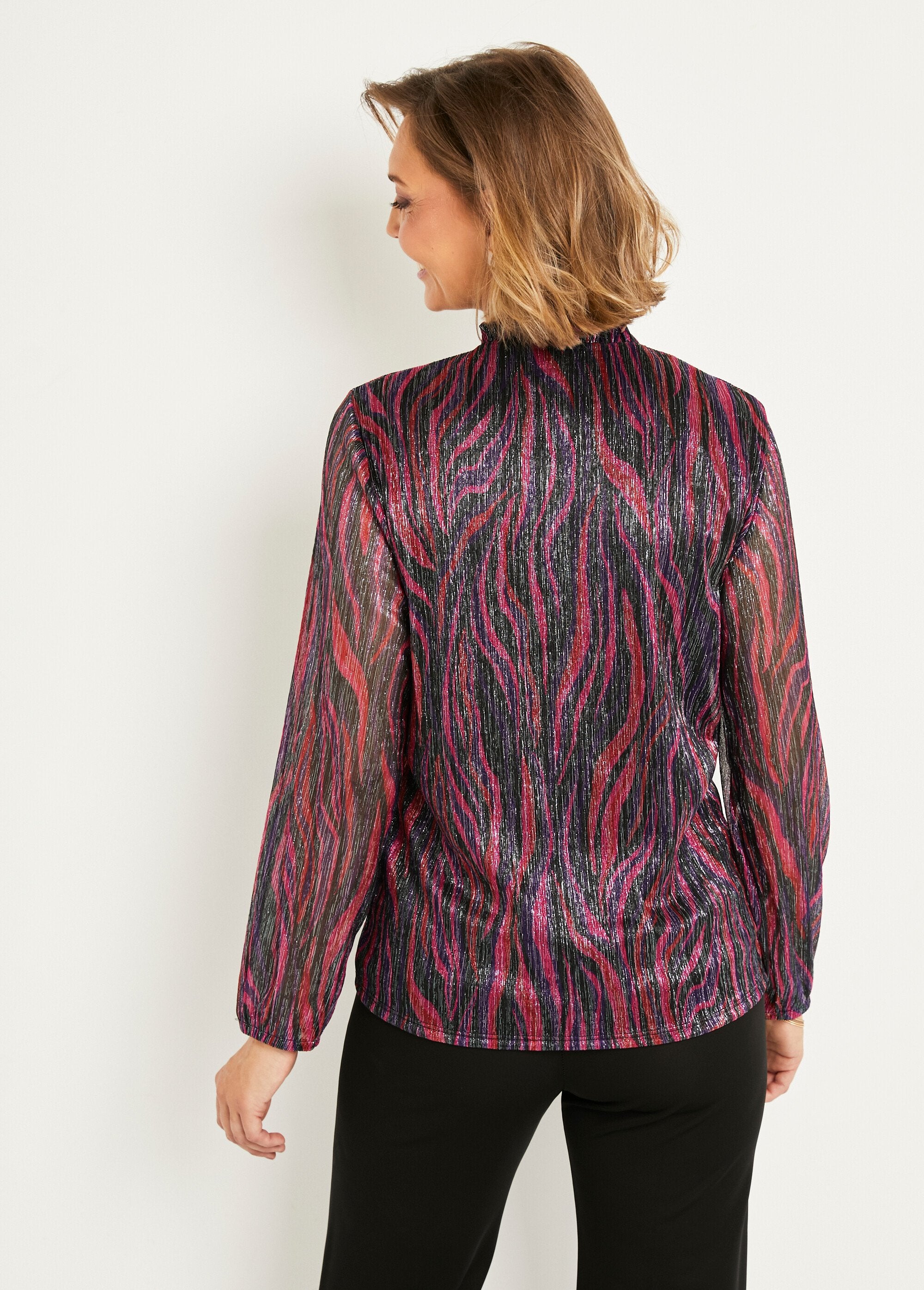 Maglietta_in_rete_plissettata_con_stampa_grafica_Noir_et_rose_DO1_slim