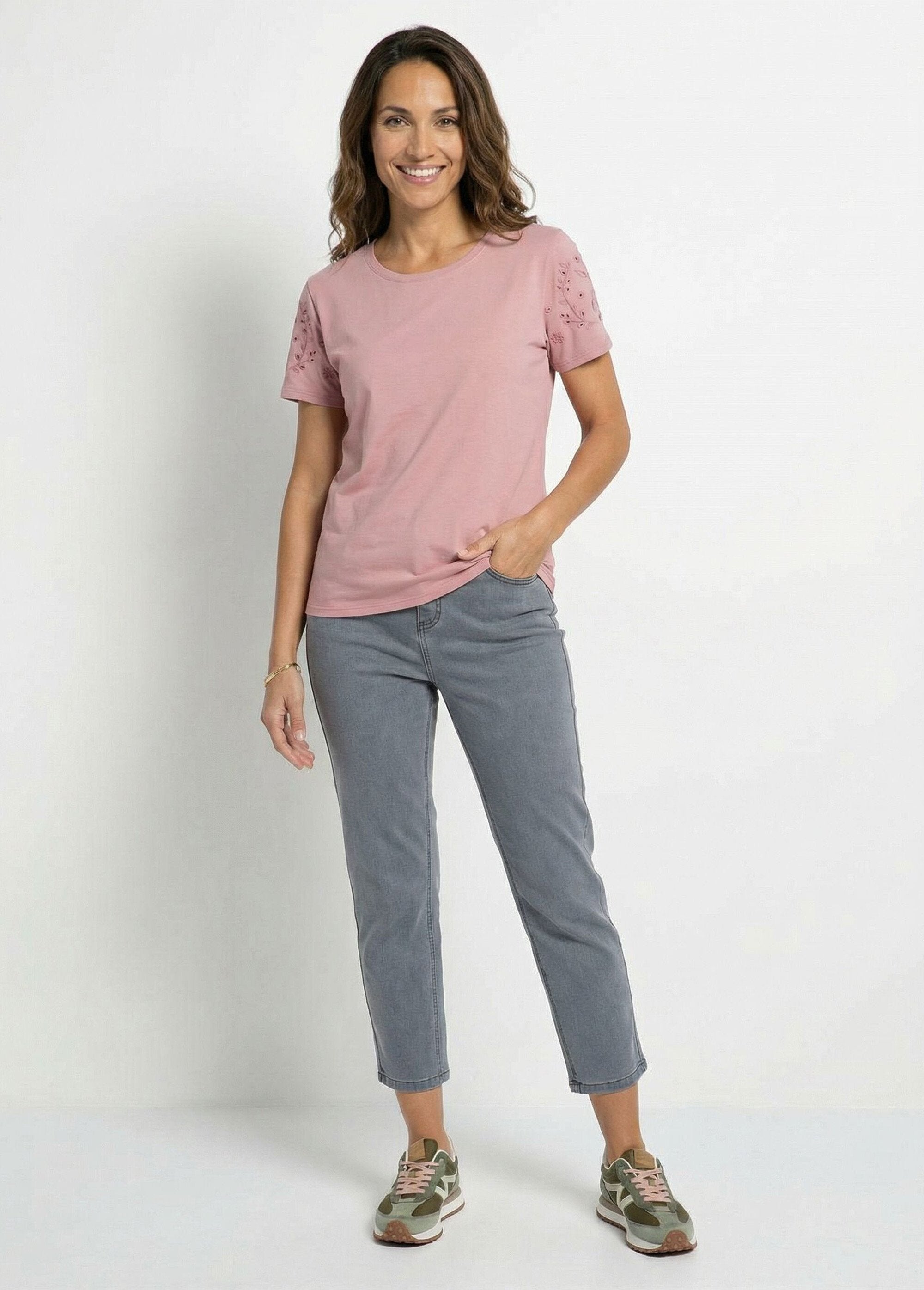 T-shirt_a_maniche_corte_in_cotone_stretch_ricamato_Rose_SF1_slim