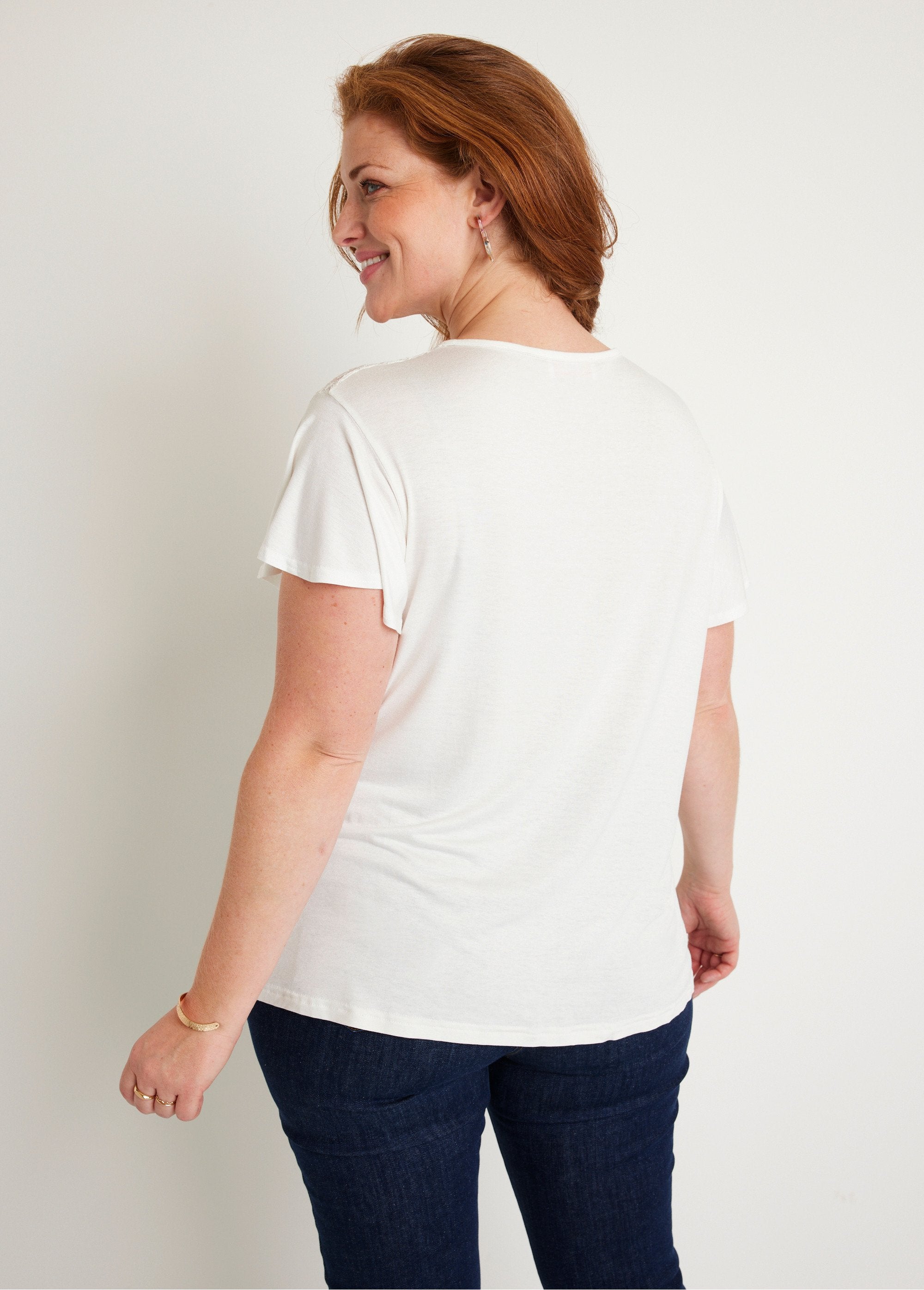 T-shirt_in_pizzo_a_maniche_corte_Blanc_DO1_curvy