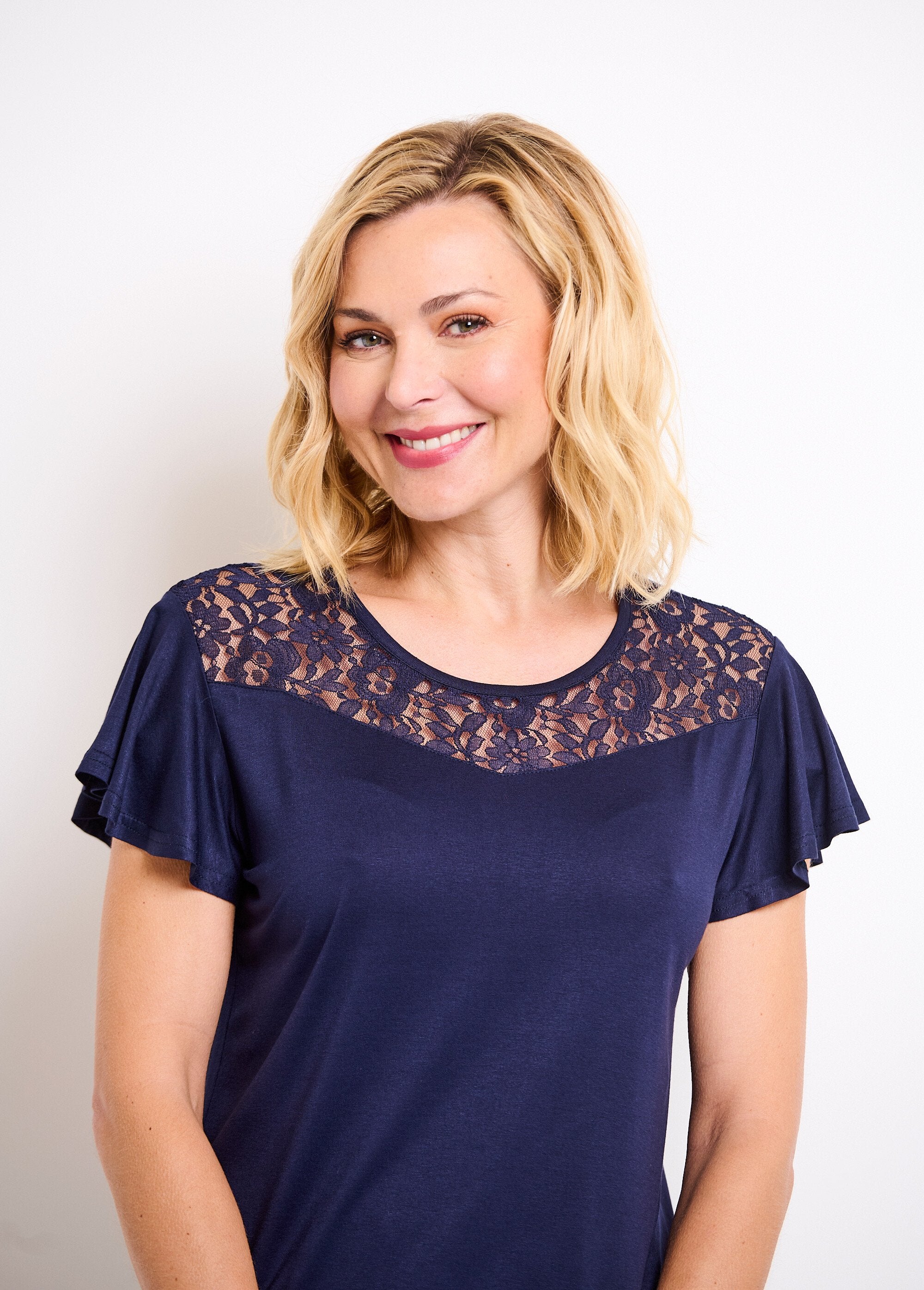 T-shirt_in_pizzo_a_maniche_corte_Marine_DE1_slim