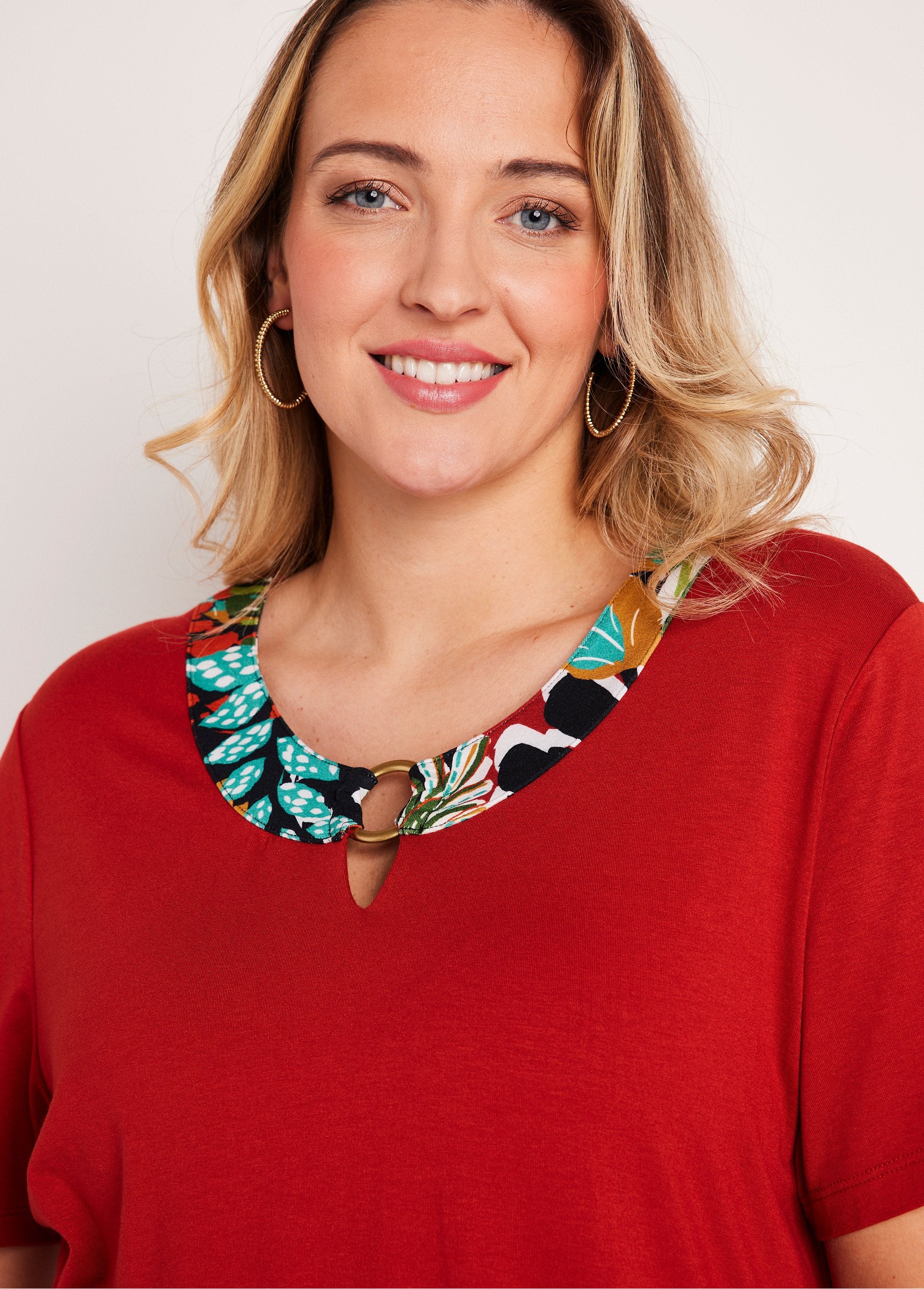 Maglietta_a_maniche_corte_a_tinta_unita_o_stampata_Paprica_semplice_DE1_curvy