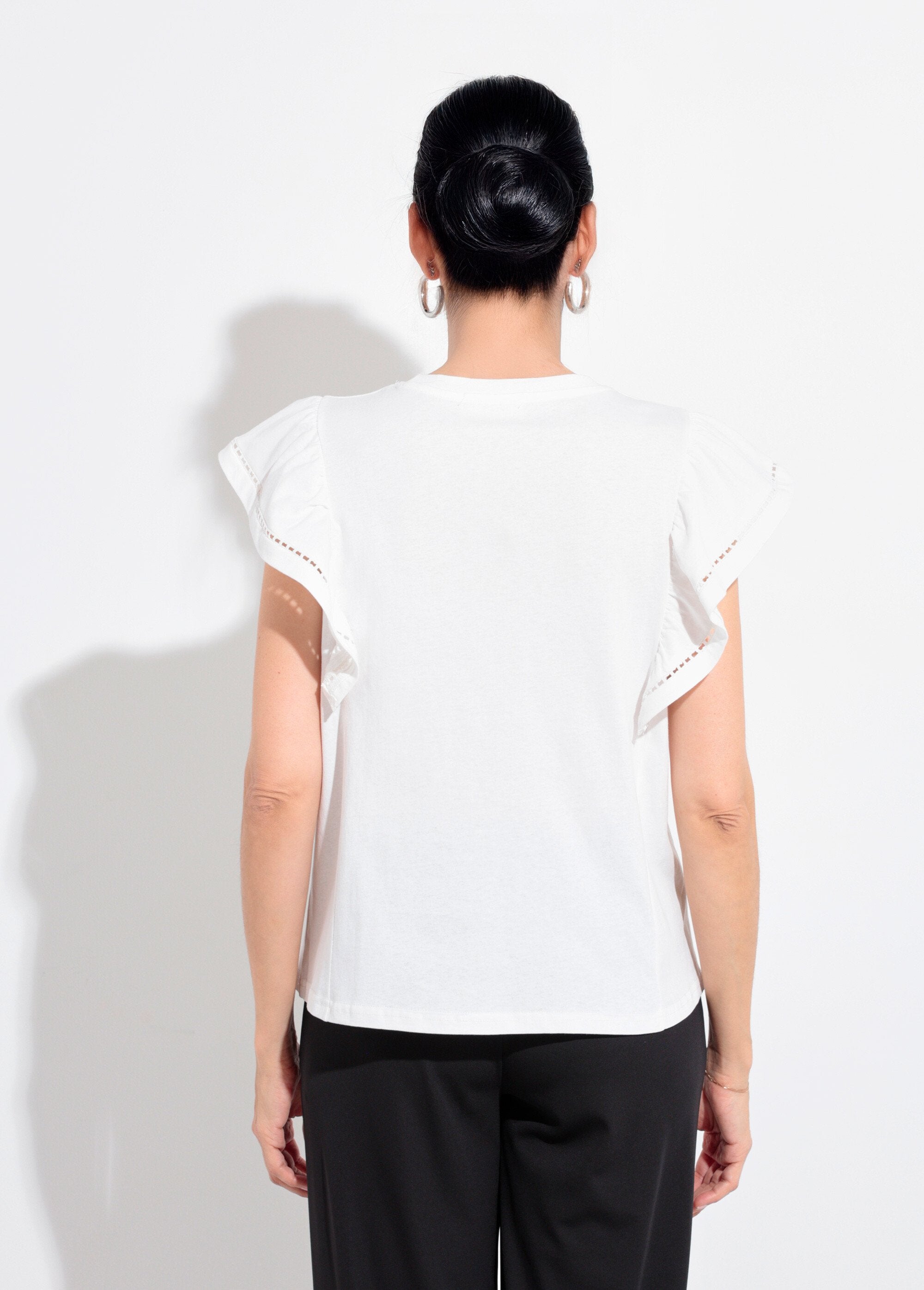 T-shirt_traforata_a_maniche_corte_con_ruches_Blanc_DO1_slim