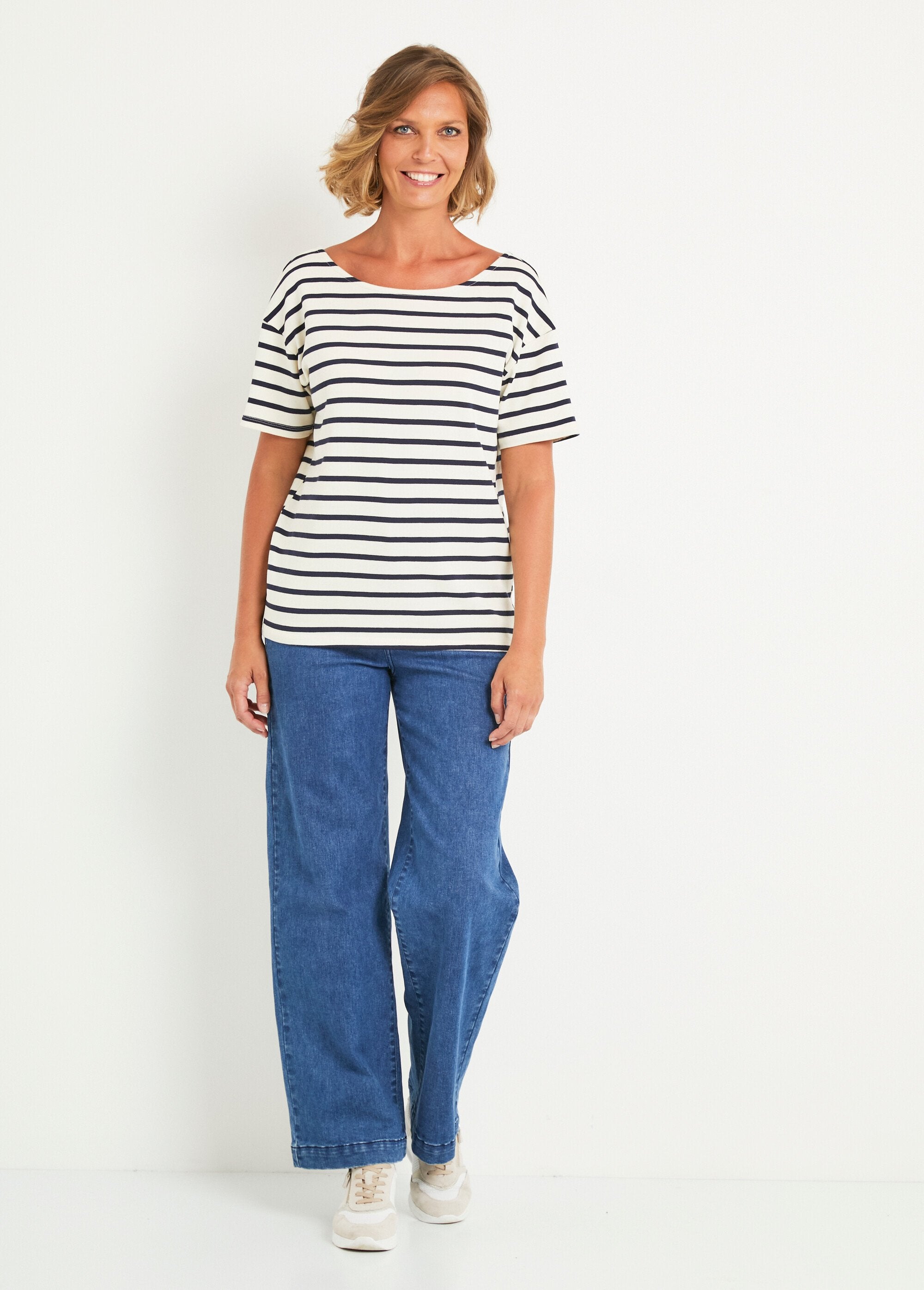 T-shirt_navy_con_scollo_a_V_e_fiocchi_Blanc_raye_bleu_SF1_slim