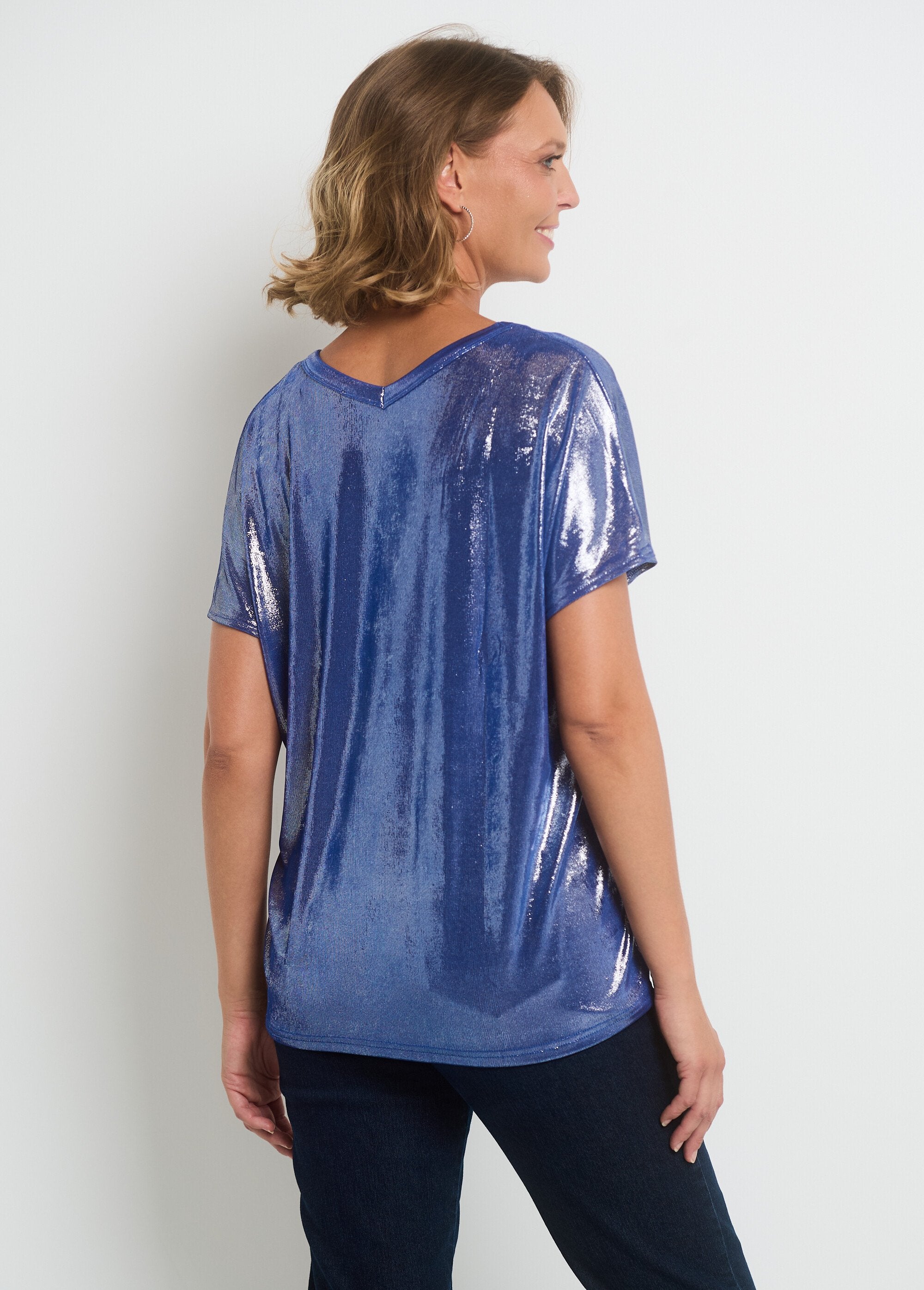 T-shirt_metallizzata_con_scollo_a_V_e_maniche_a_goccia_Bleu_DO1_slim