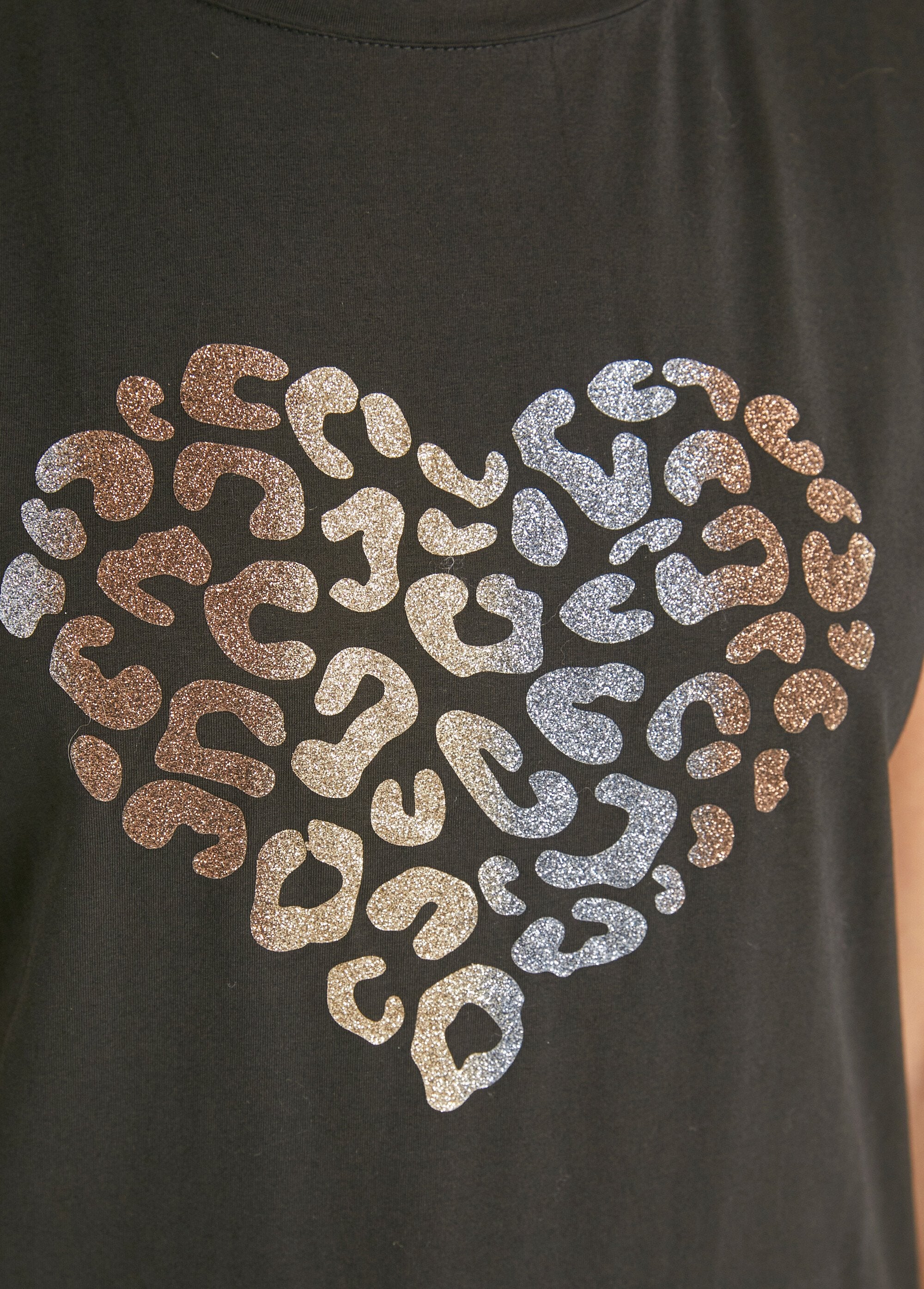 T-shirt_a_maniche_corte_con_cuore_metallico_Noir_DE2_slim