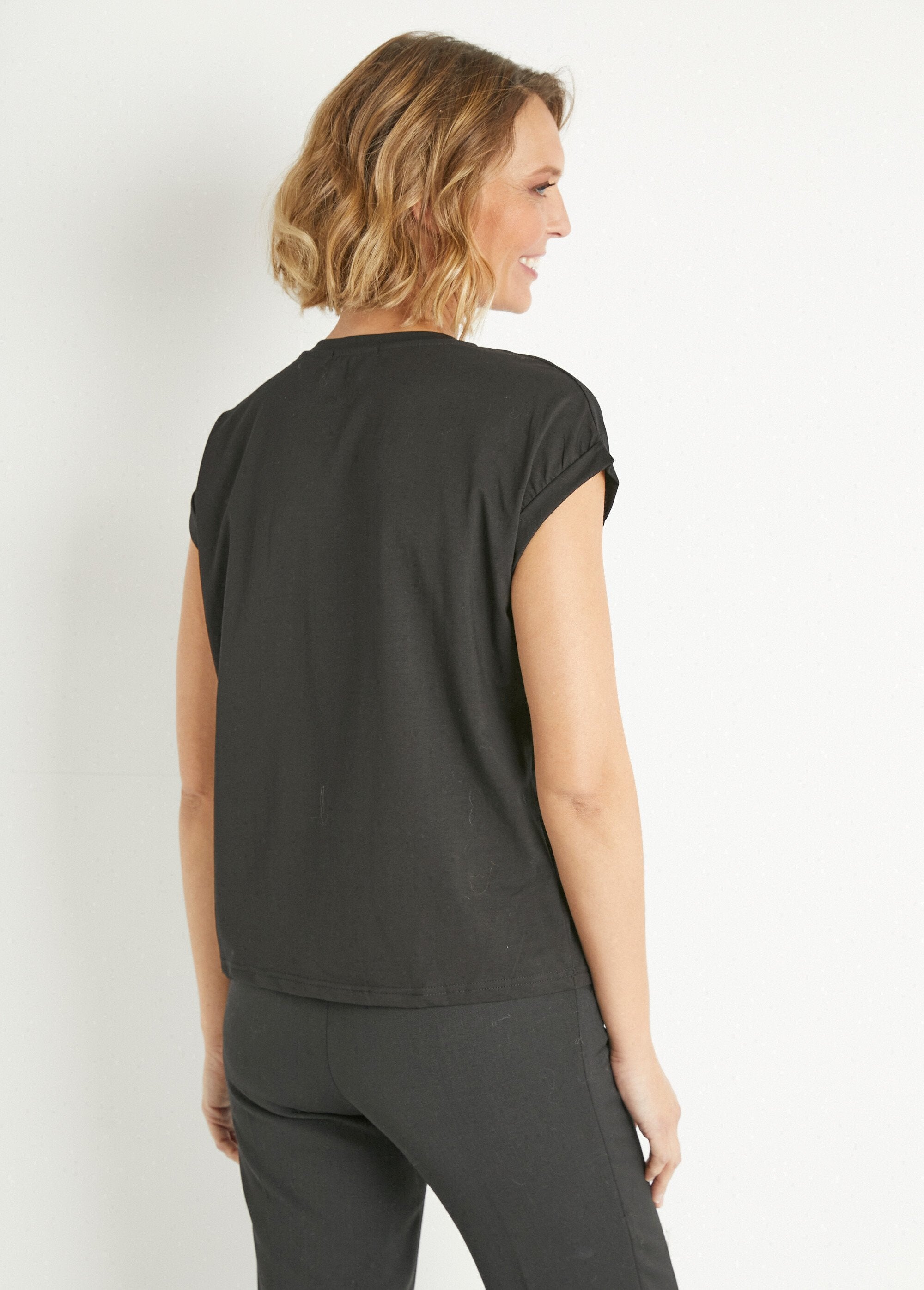 T-shirt_a_maniche_corte_con_cuore_metallico_Noir_DO1_slim