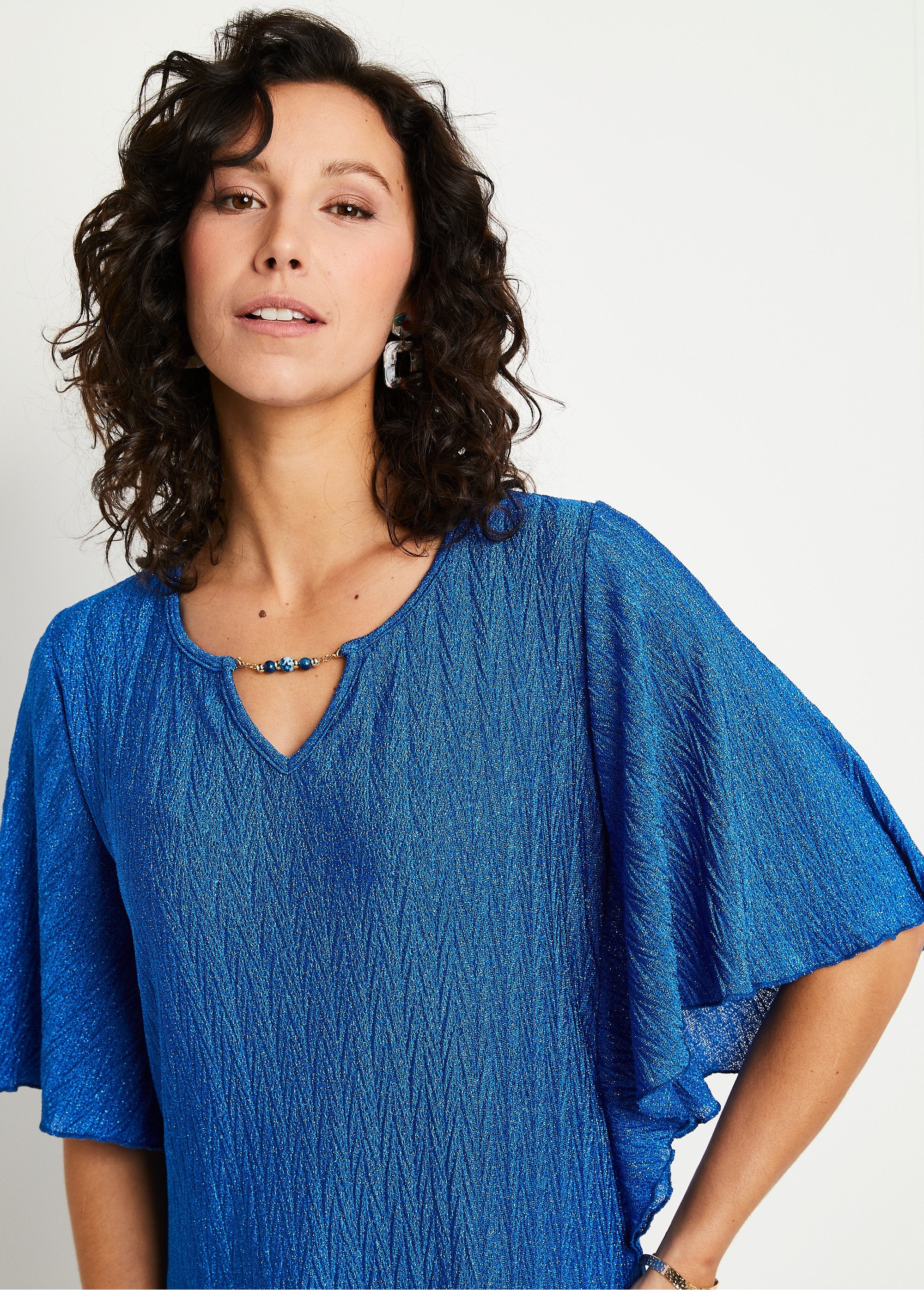 T-shirt_con_paillettes,_maniche_corte,_grande_BLU_DE1_slim