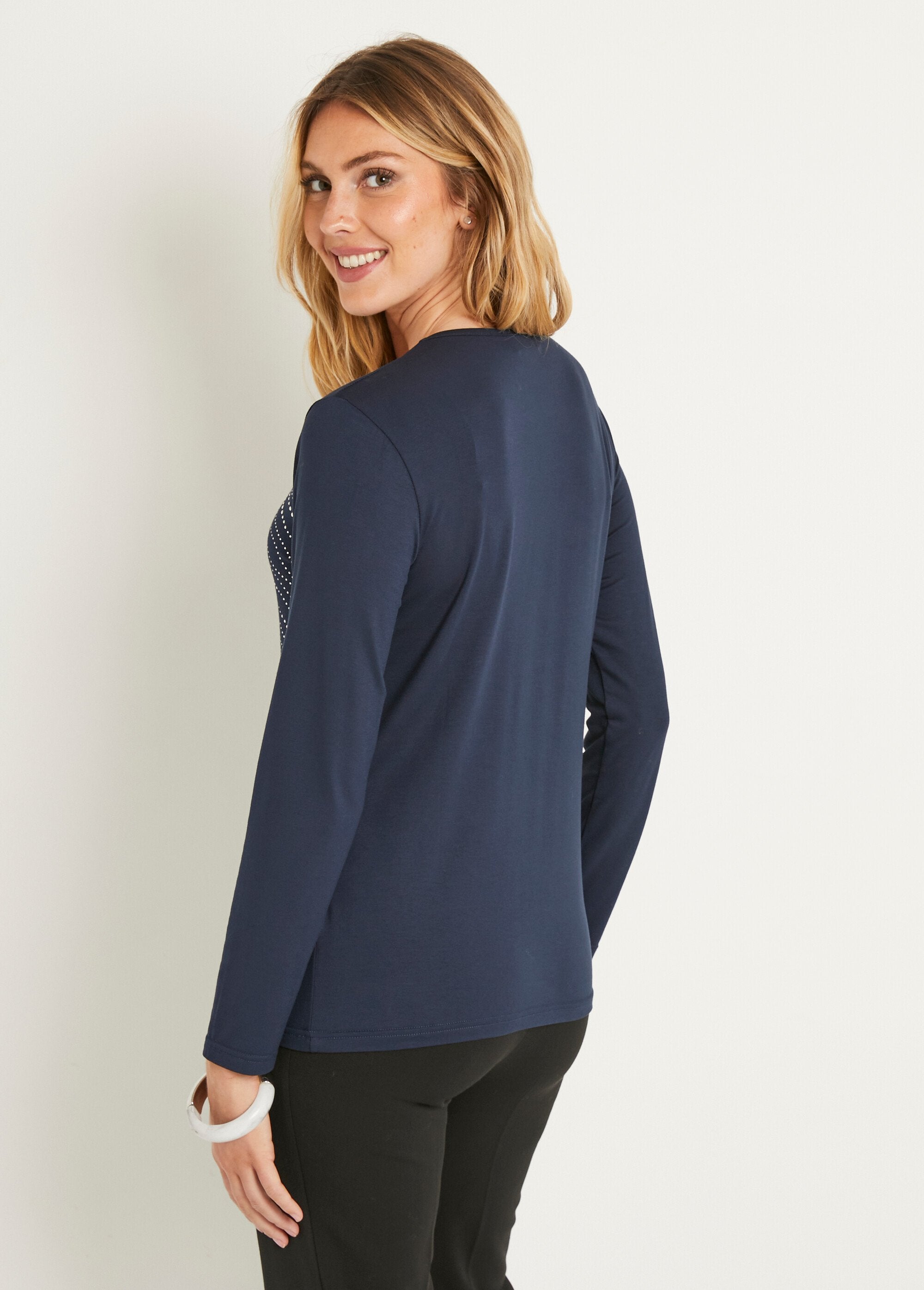 T-shirt_corta_e_dritta_in_tinta_unita_con_collo_rotondo_in_strass_Marine_DO1_slim