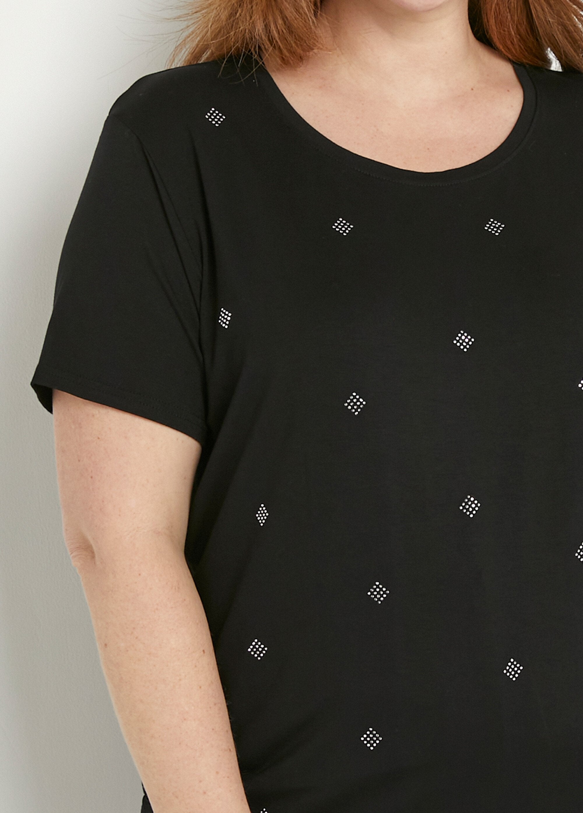 T-shirt_a_tinta_unita_con_strass,_maniche_corte_a_girocollo_Noir_DE1_curvy