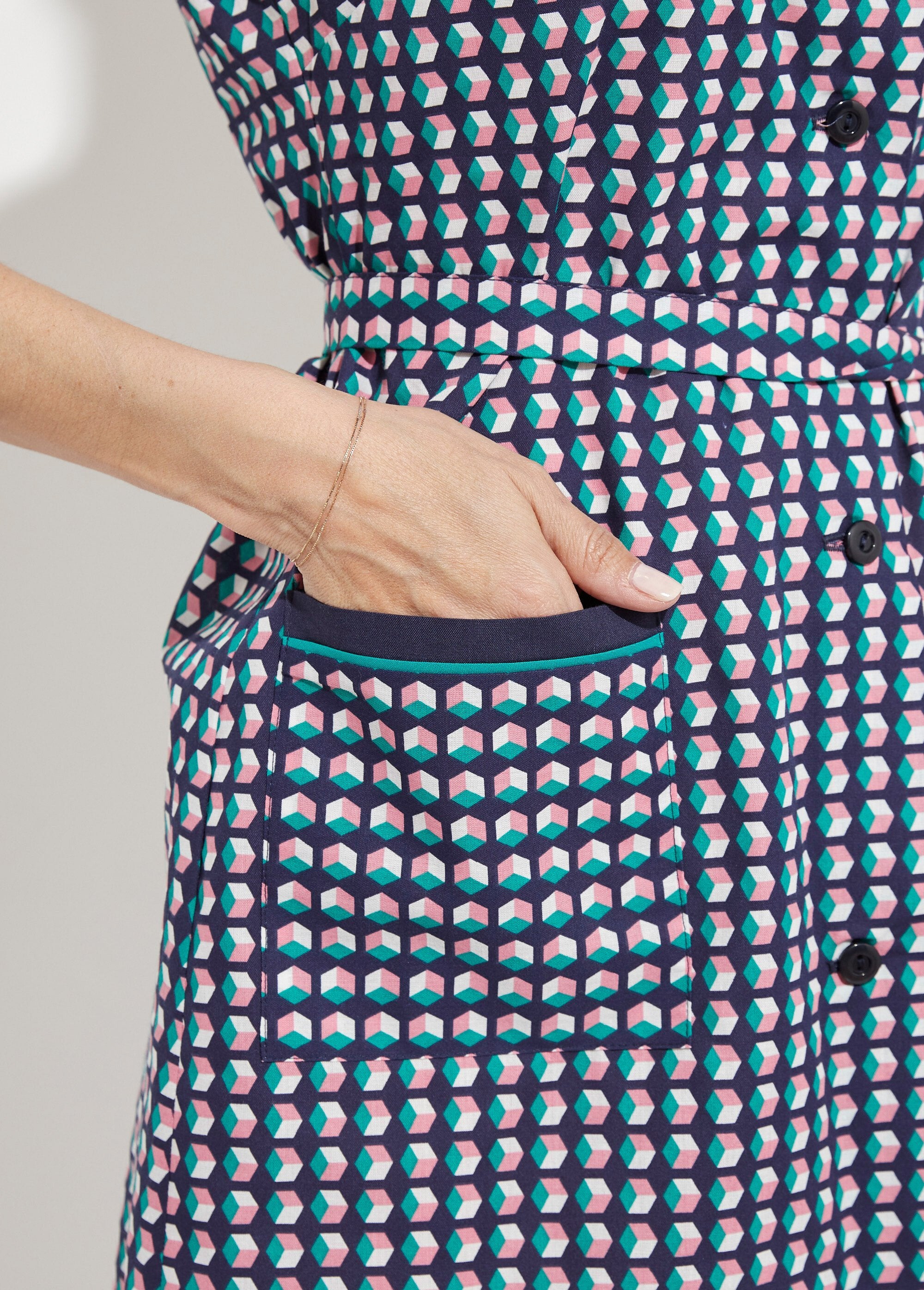 Grembiule_senza_maniche_e_senza_bottoni_con_stampa_grafica_Vert_DE2_slim