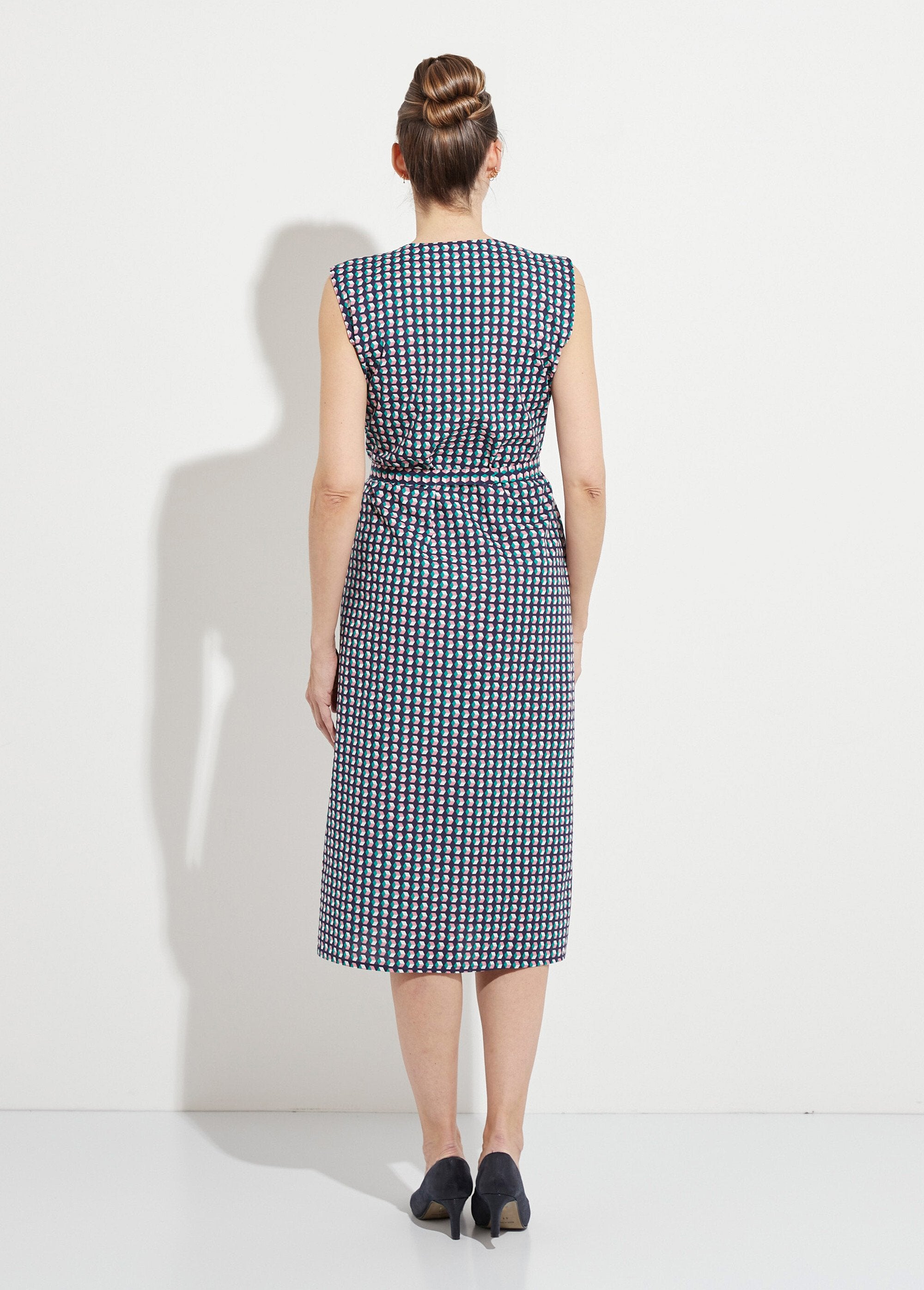 Grembiule_senza_maniche_e_senza_bottoni_con_stampa_grafica_Vert_DO1_slim