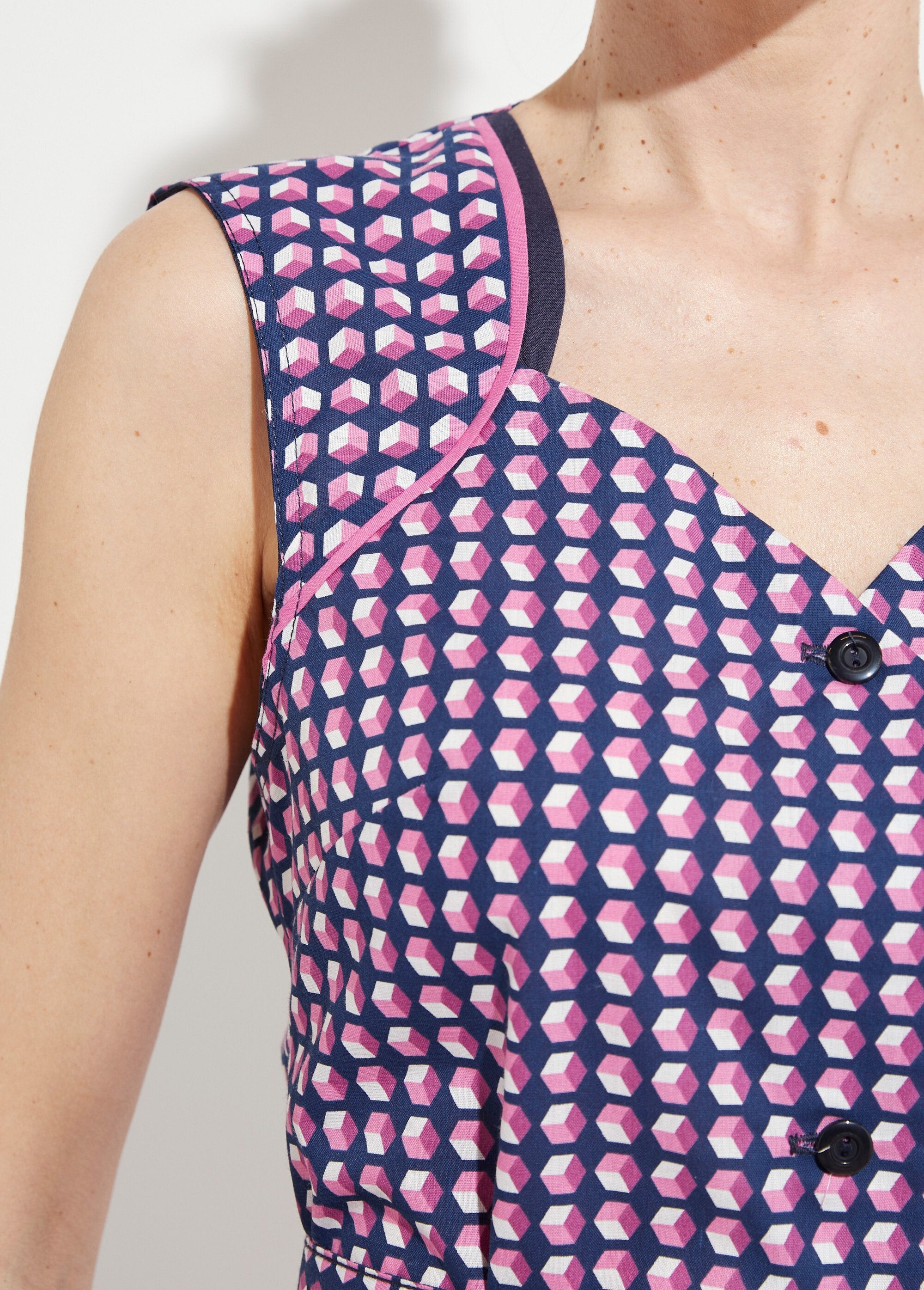 Grembiule_senza_maniche_e_senza_bottoni_con_stampa_grafica_Rose_DE2_slim