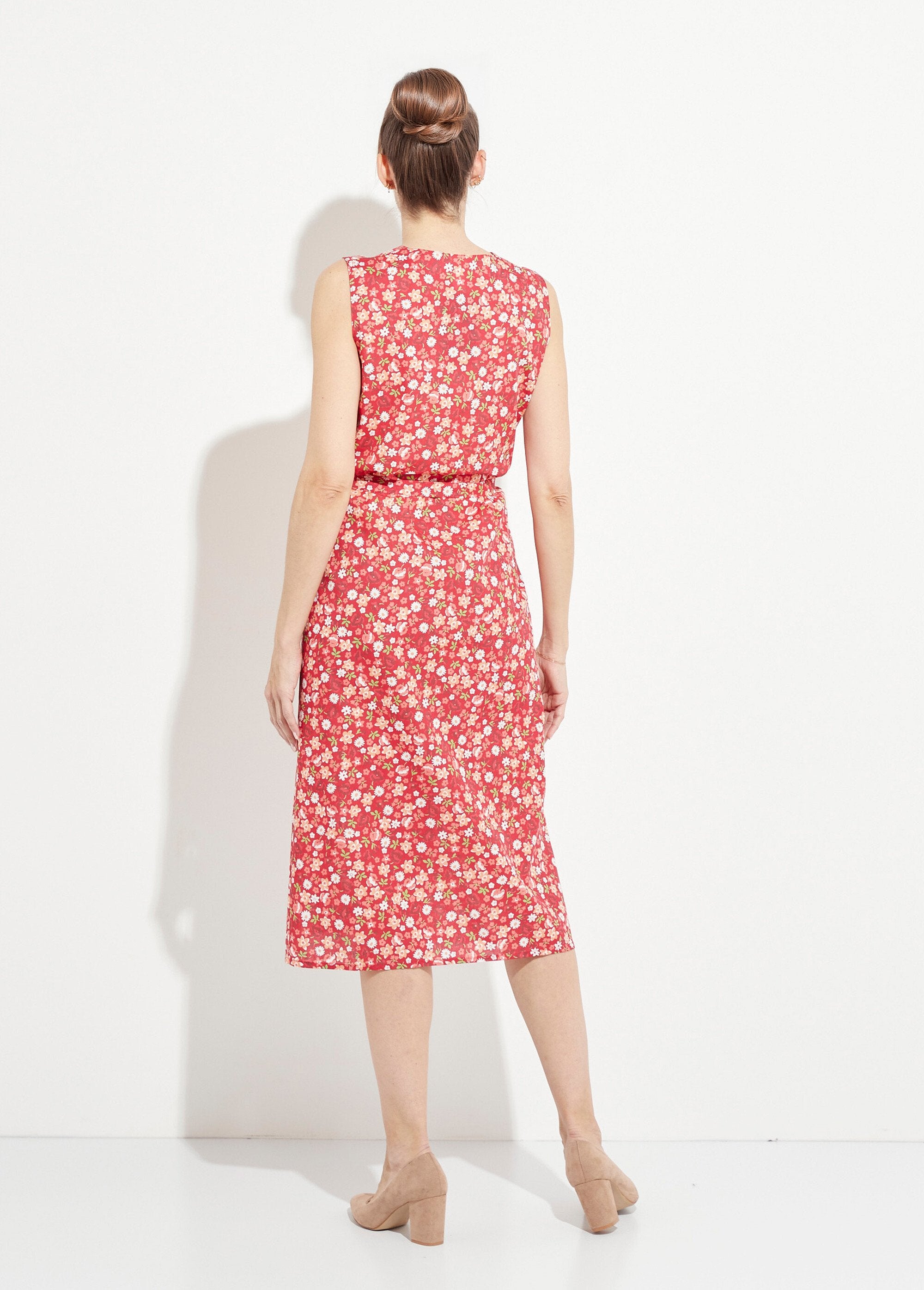 Grembiule_senza_maniche_con_stampa_a_fiori_e_chiusura_a_bottoni_Rouge_DO1_slim