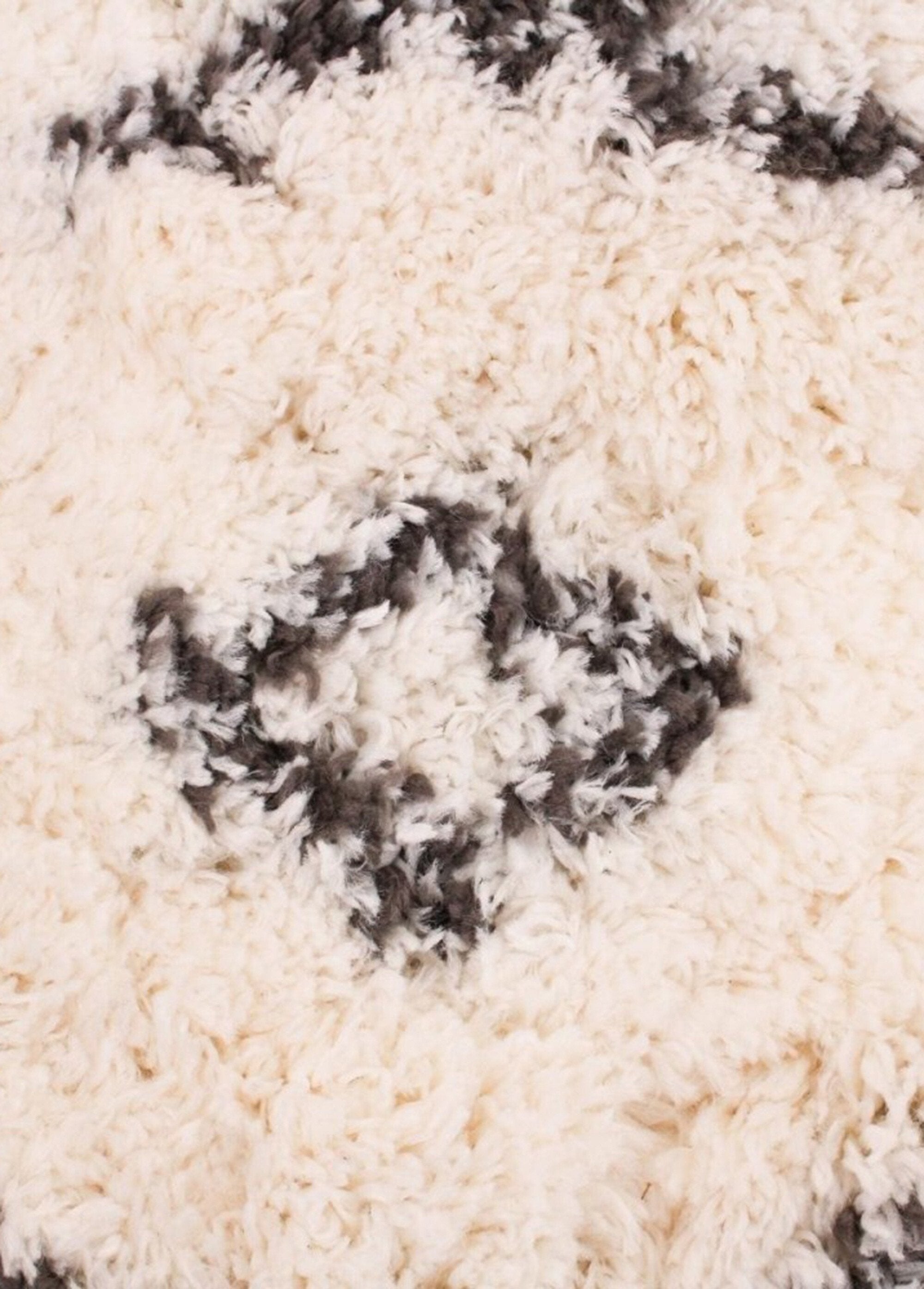 Tappeto_a_pelo_alto_Diamond,_110x60_cm_Blanc_noir_DE2_slim