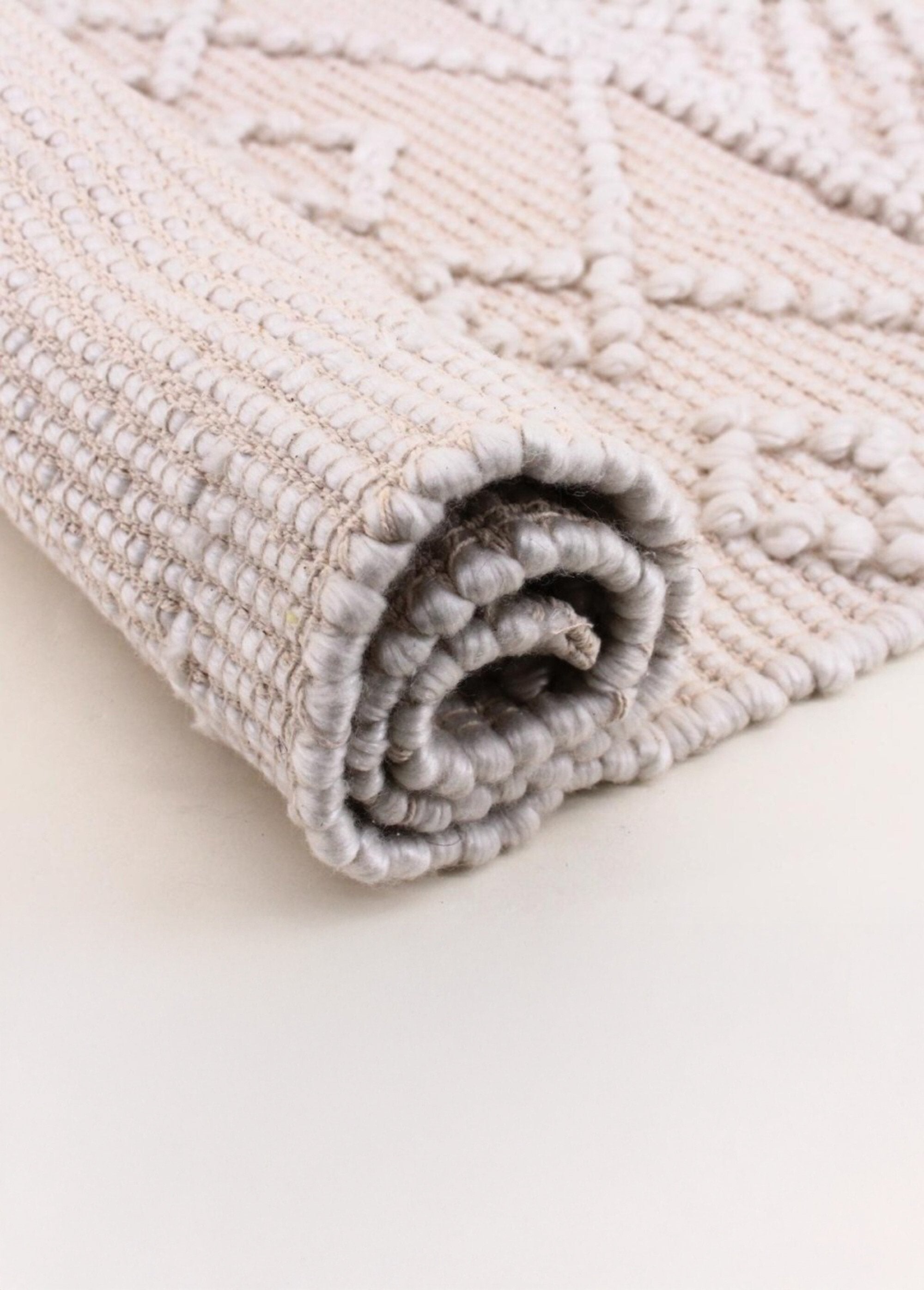 Tappeto_con_motivo_a_rilievo_e_palline,_110x60cm_Naturel_DE1_slim