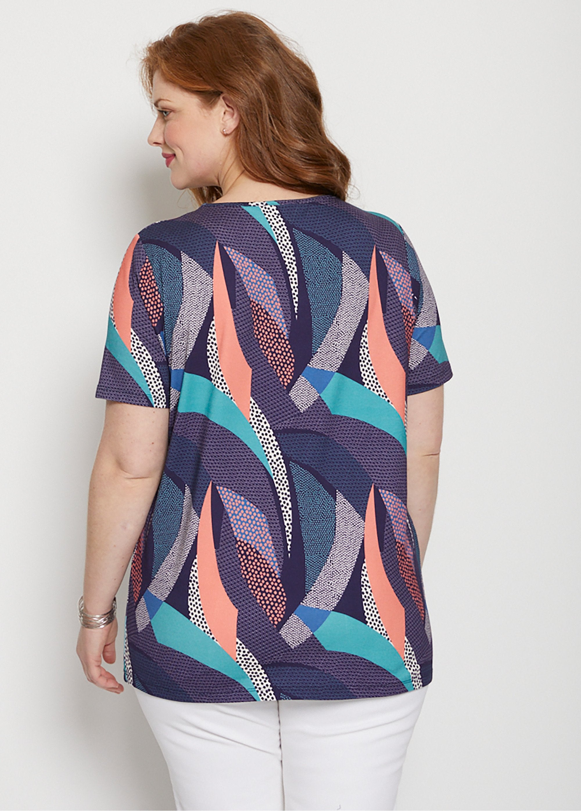 T-shirt_in_jersey_con_scollo_a_V_e_finiture_iridescenti_Bleu_et_emeraude_DO1_curvy