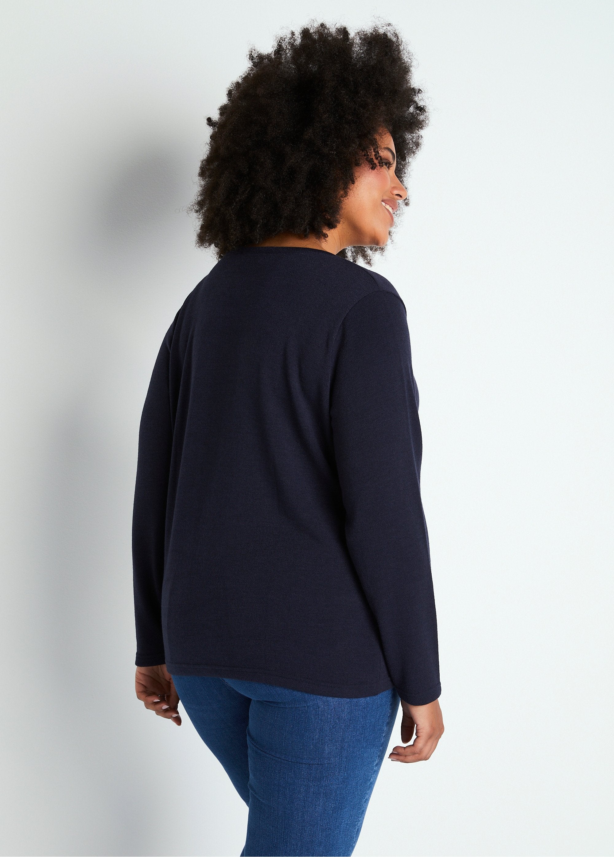 T-shirt_cropped_con_perline_in_rete_calda_Marino_DO1_curvy