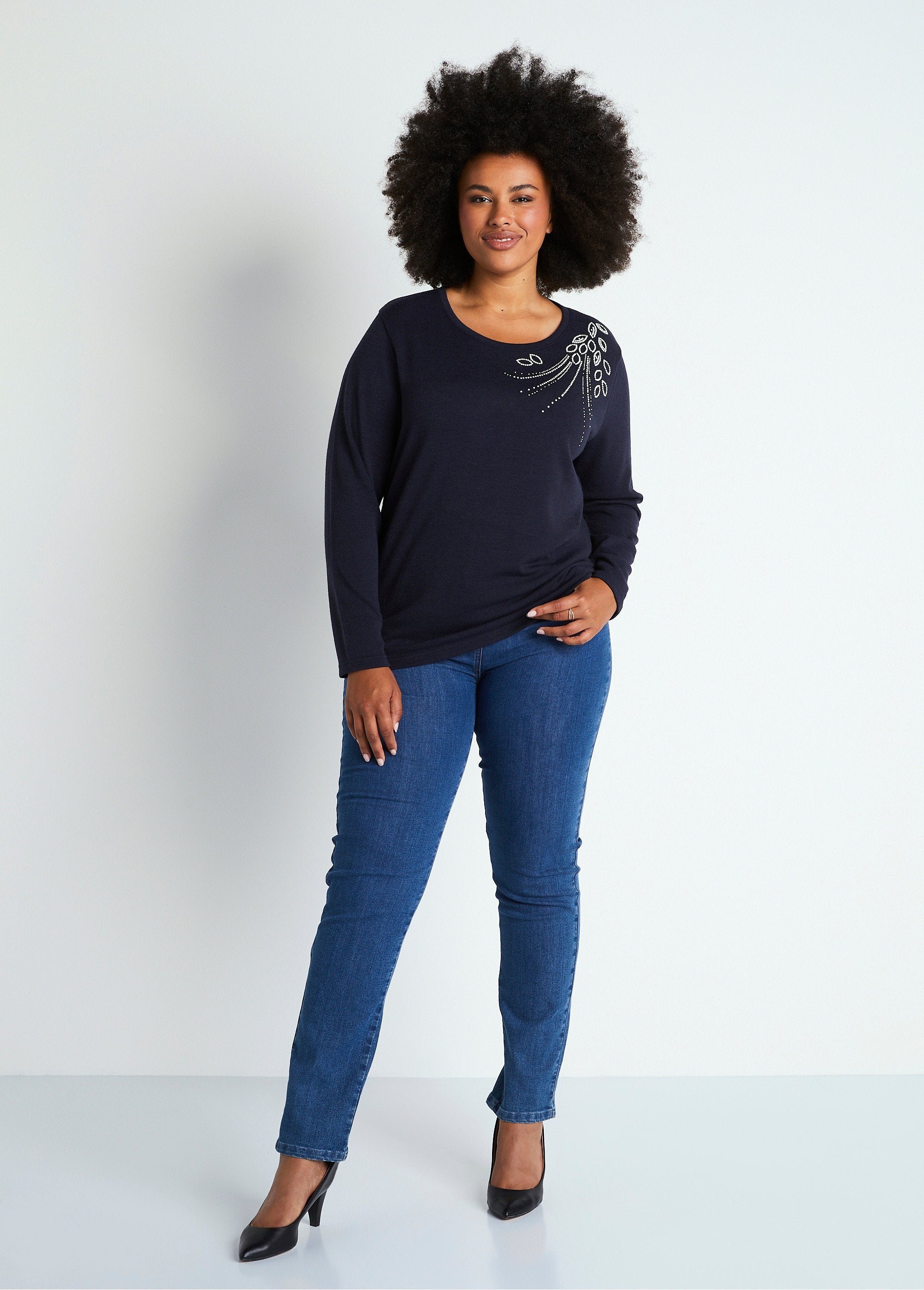 T-shirt_cropped_con_perline_in_rete_calda_Marino_SF1_curvy