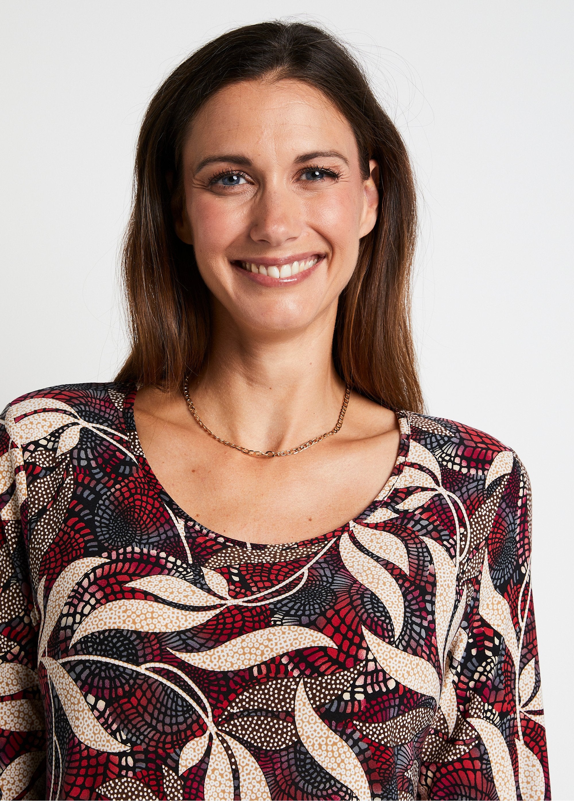 T-shirt_dritta_con_maniche_a_3/4_e_stampa_di_fogliame_Stampa_nasturzio_DE1_slim