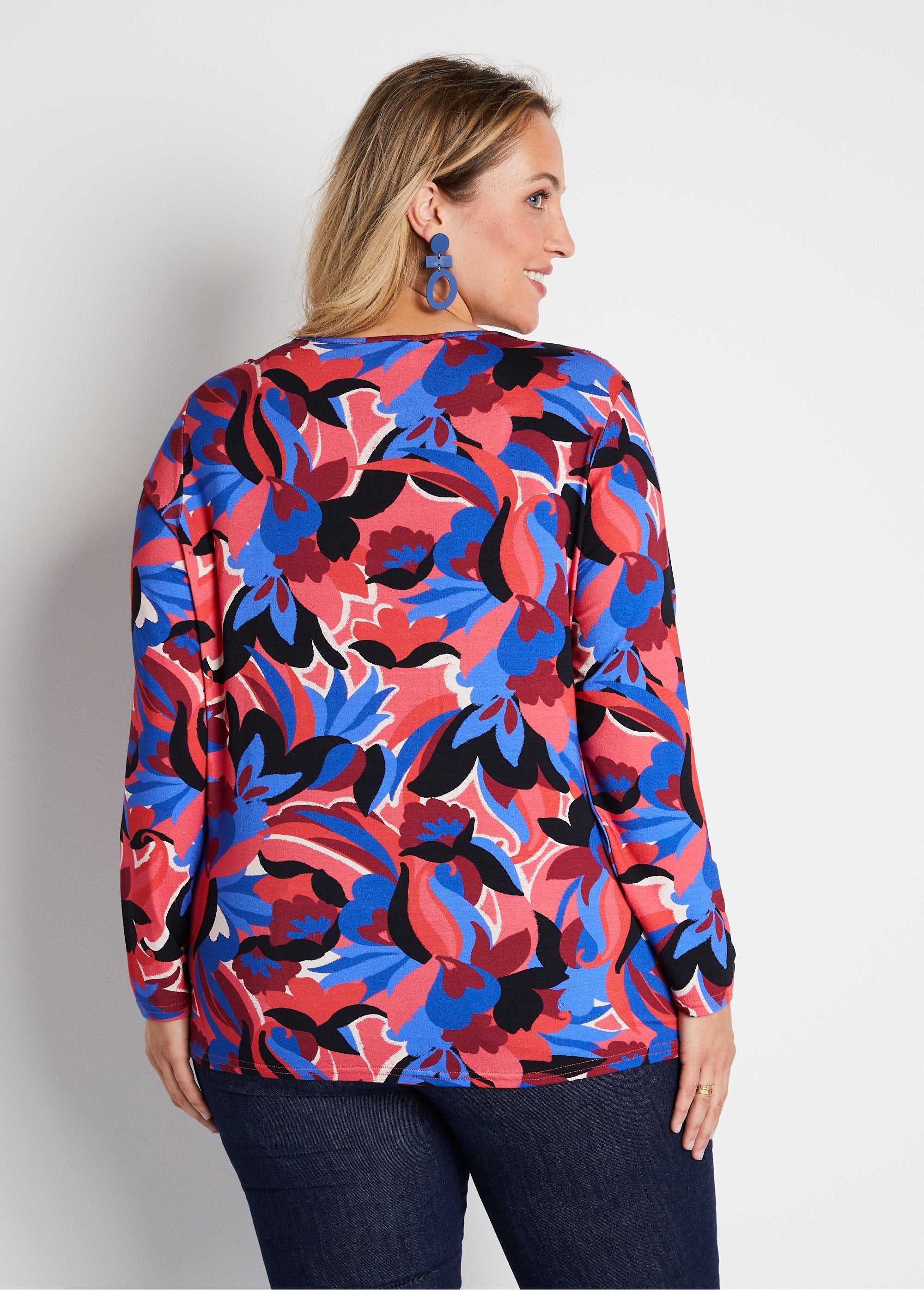 T-shirt_dritta_a_maniche_lunghe_stampata_Blu_e_rosa_DO1_curvy