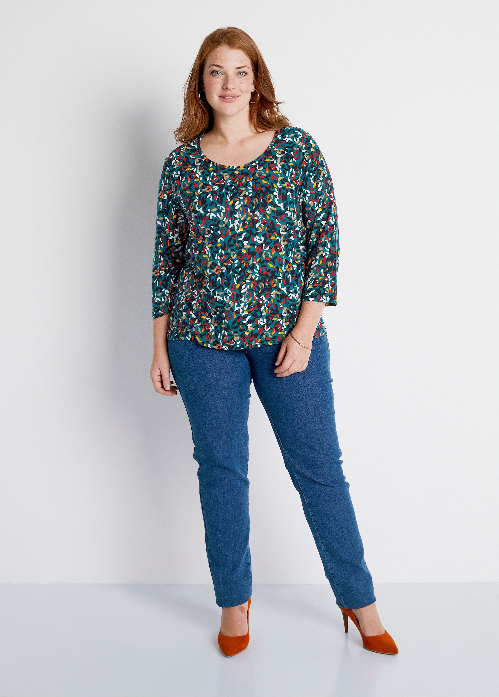 T-shirt_corta,_scollo_rotondo,_maniche_a_3/4,_stampata_Sfondo_di_anatra_SF1_curvy