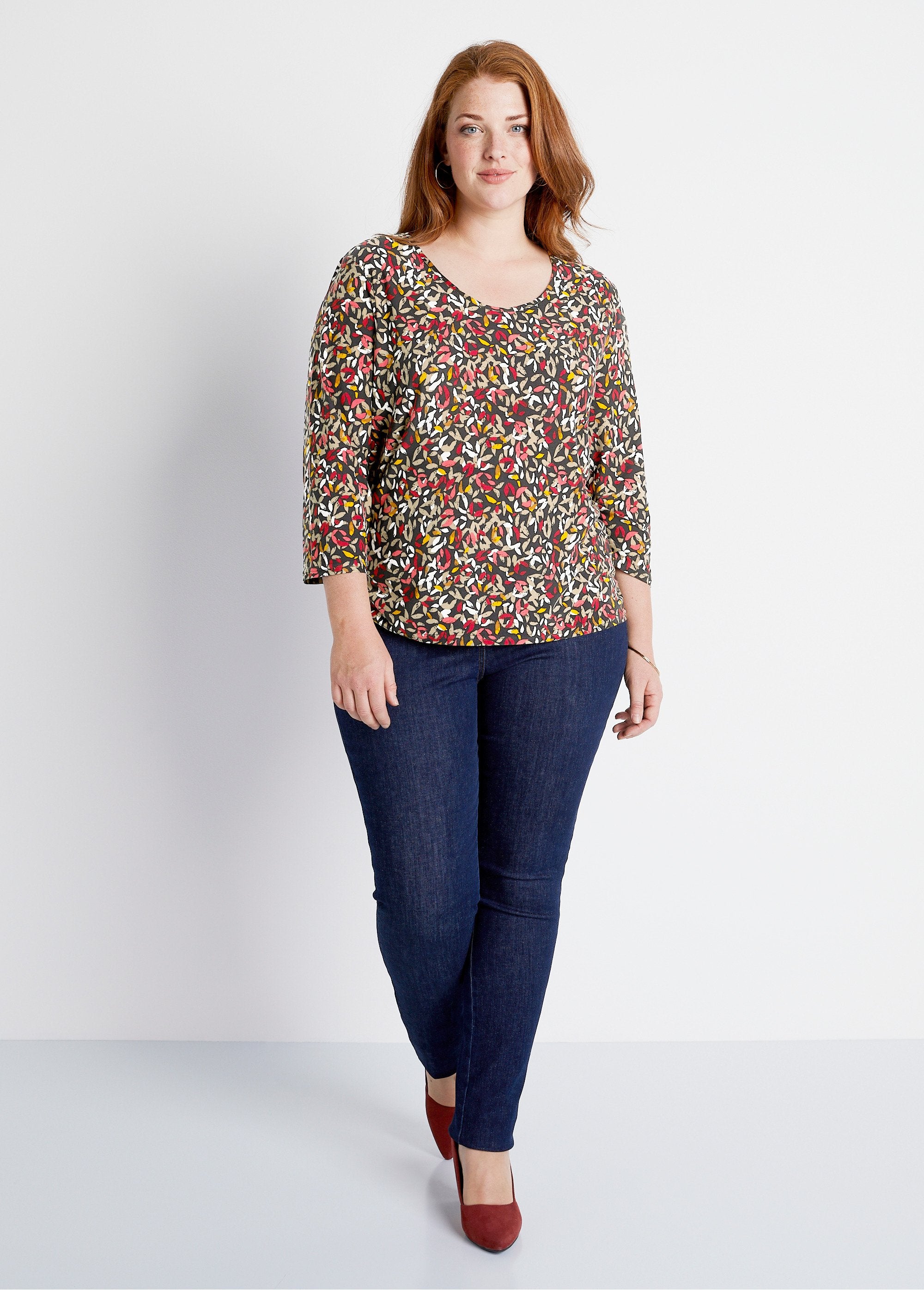 T-shirt_corta,_scollo_rotondo,_maniche_a_3/4,_stampata_Sfondo_nero_SF1_curvy