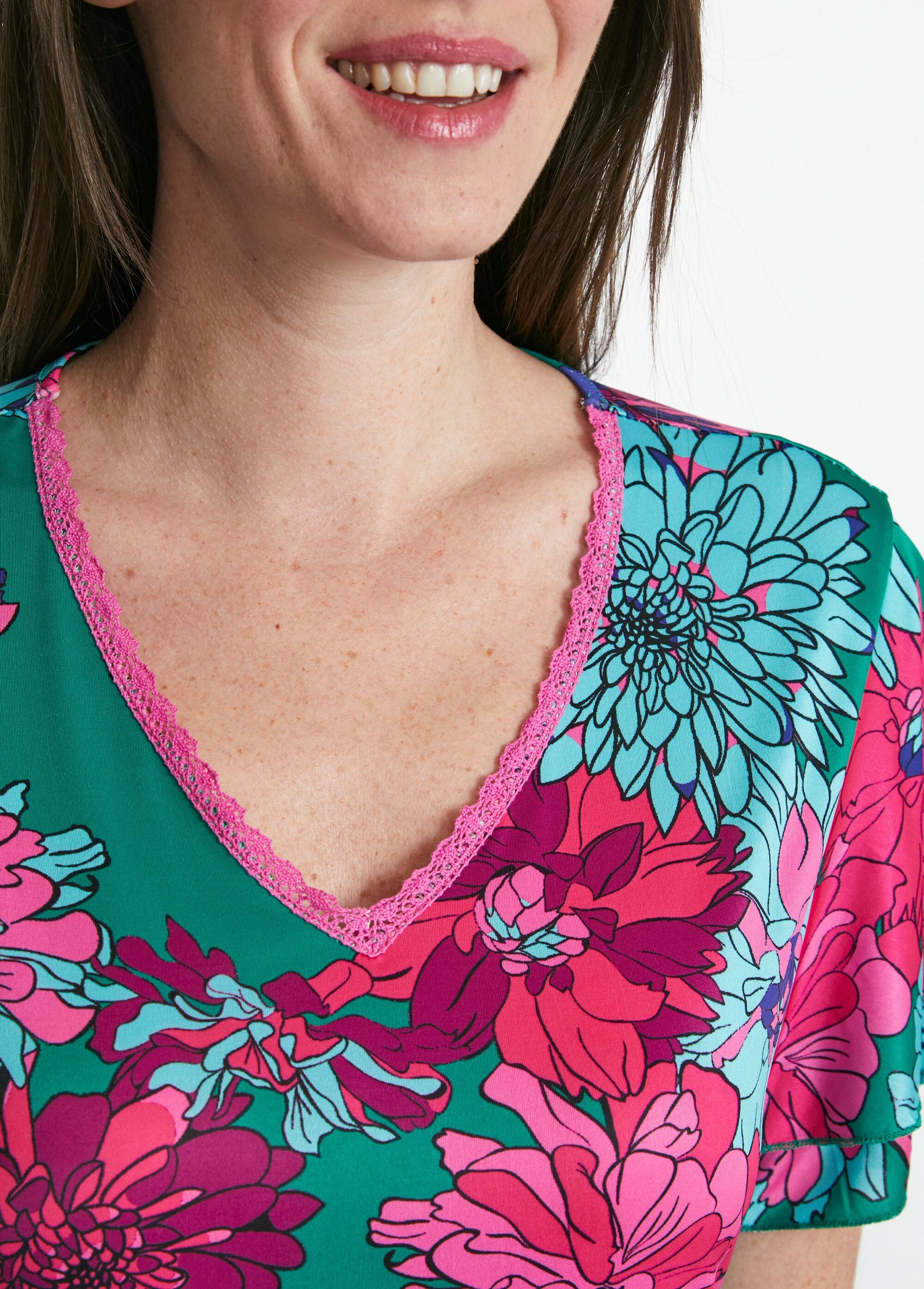 T-shirt_a_maniche_corte_con_volant_Vert_et_fuchsia_DE2_slim