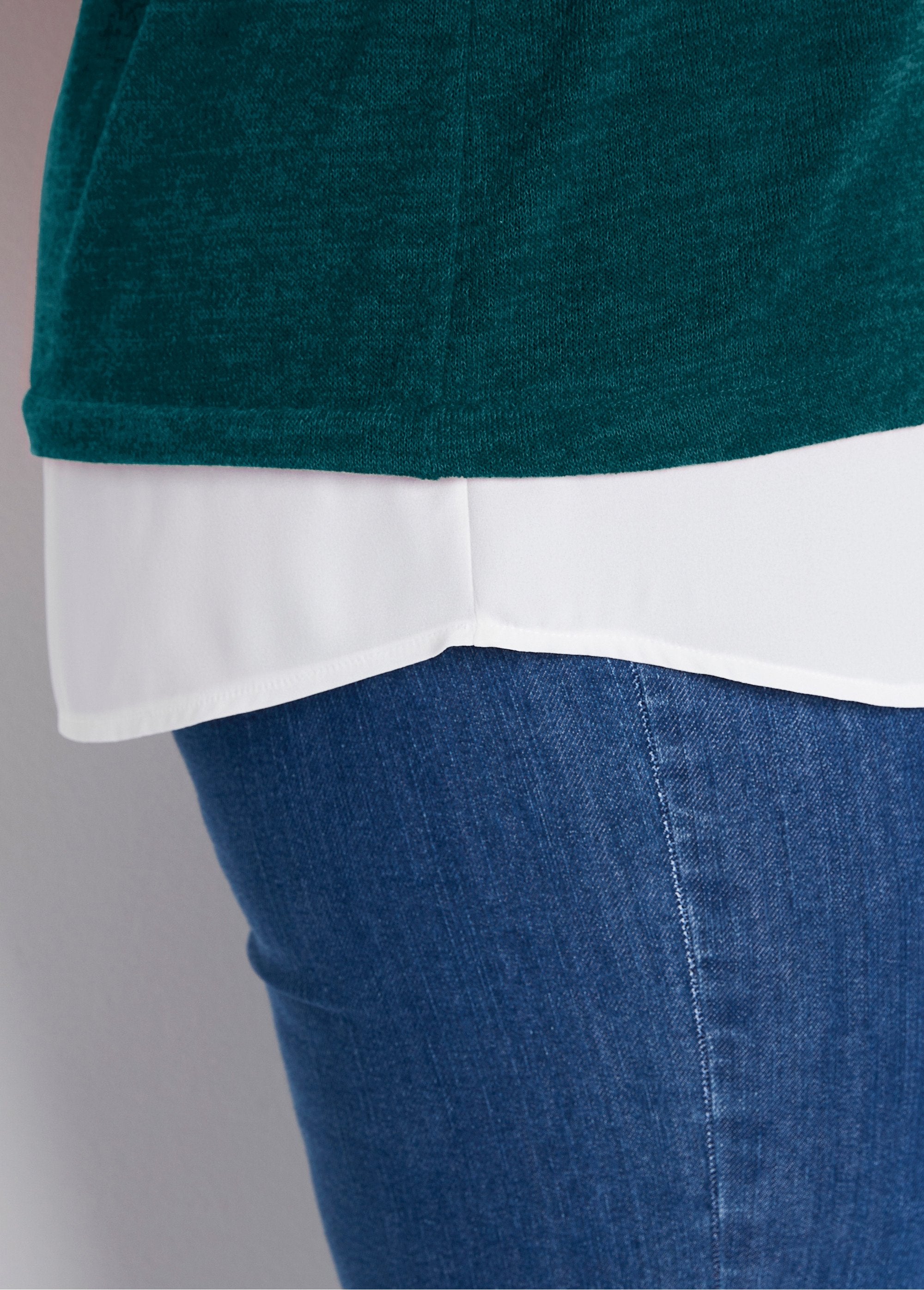 Maglietta_di_media_lunghezza_effetto_2_in_1_Smeraldo_DE2_curvy