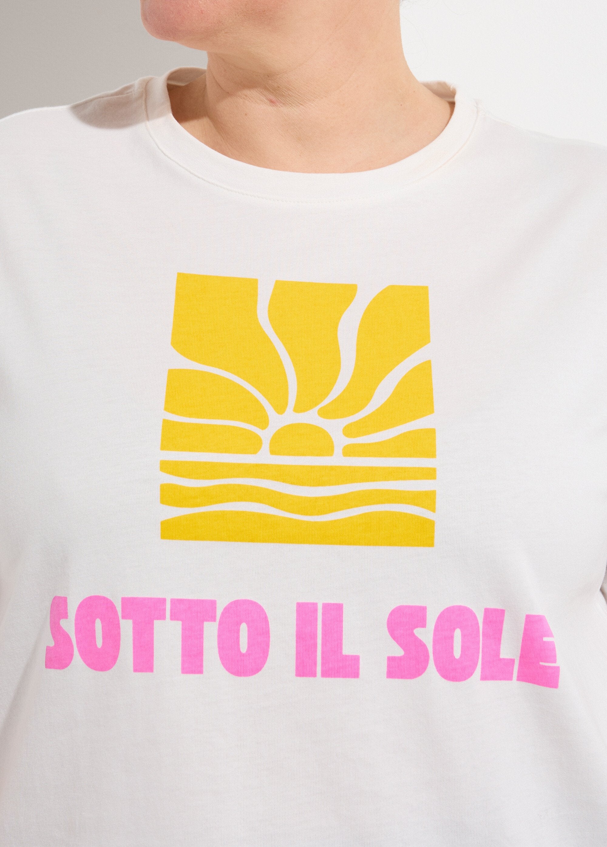 T-shirt_a_maniche_corte,_motivo_del_sole_Blanc_imprime_DE1_curvy