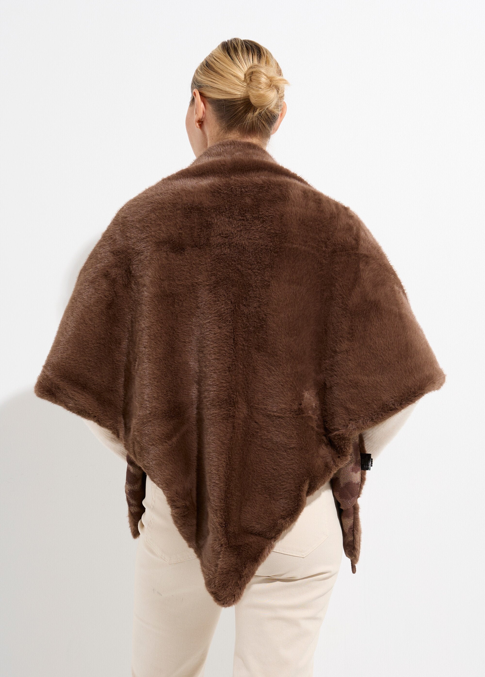 Girocollo_in_pelliccia_sintetica_leopardata_Cafe_DO1_slim