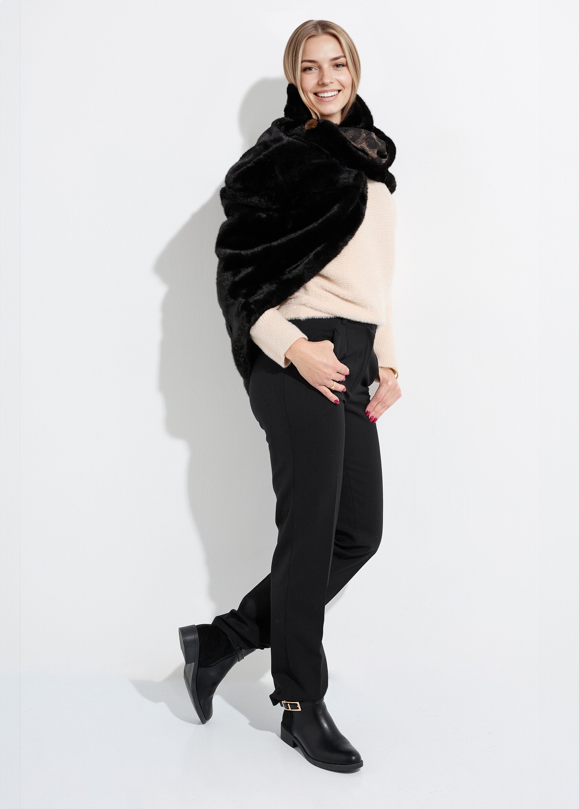 Girocollo_in_pelliccia_sintetica_leopardata_Noir_SF1_slim