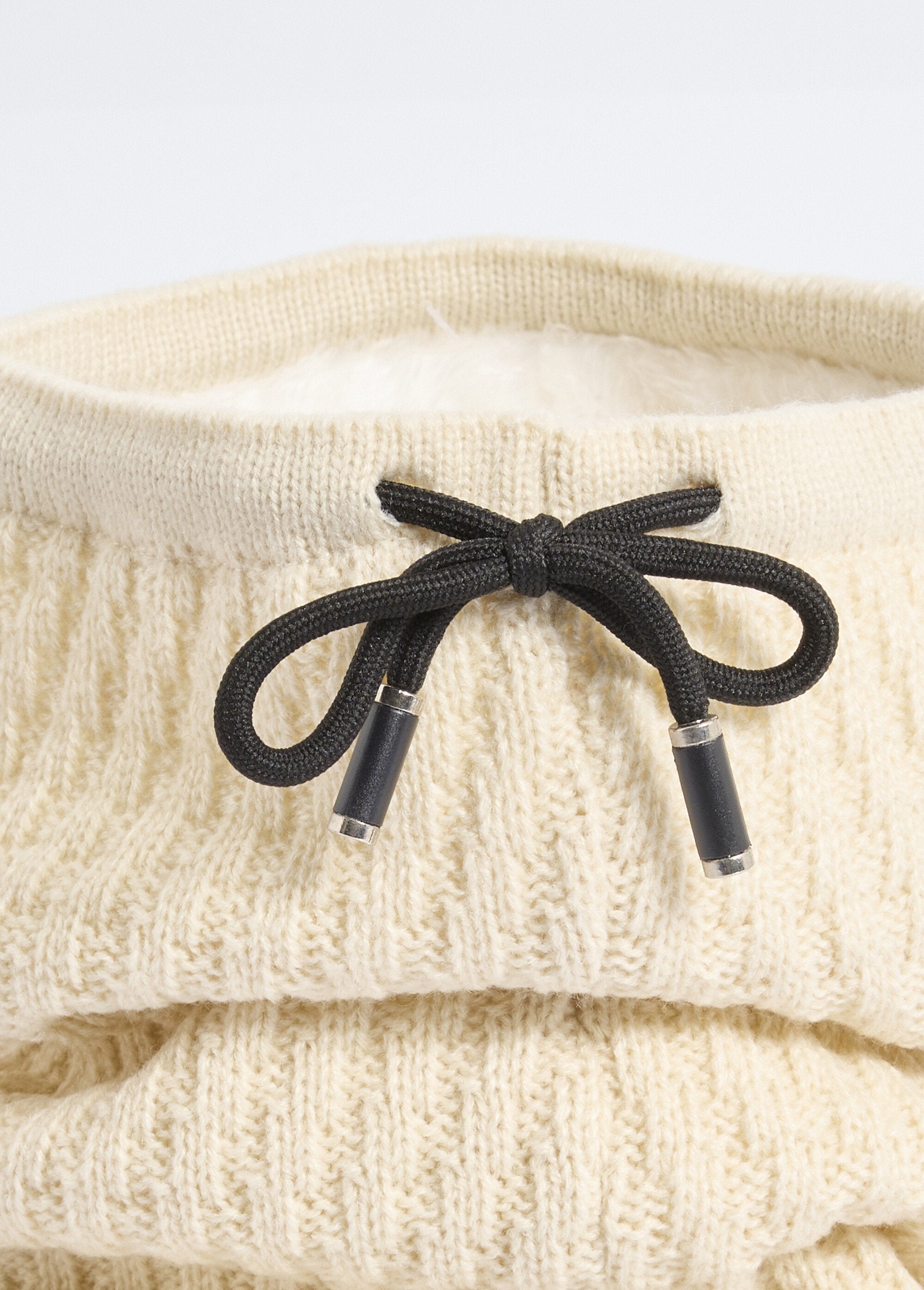 Girocollo_in_maglia_e_sherpa,_a_righe_Beige_DE1_slim