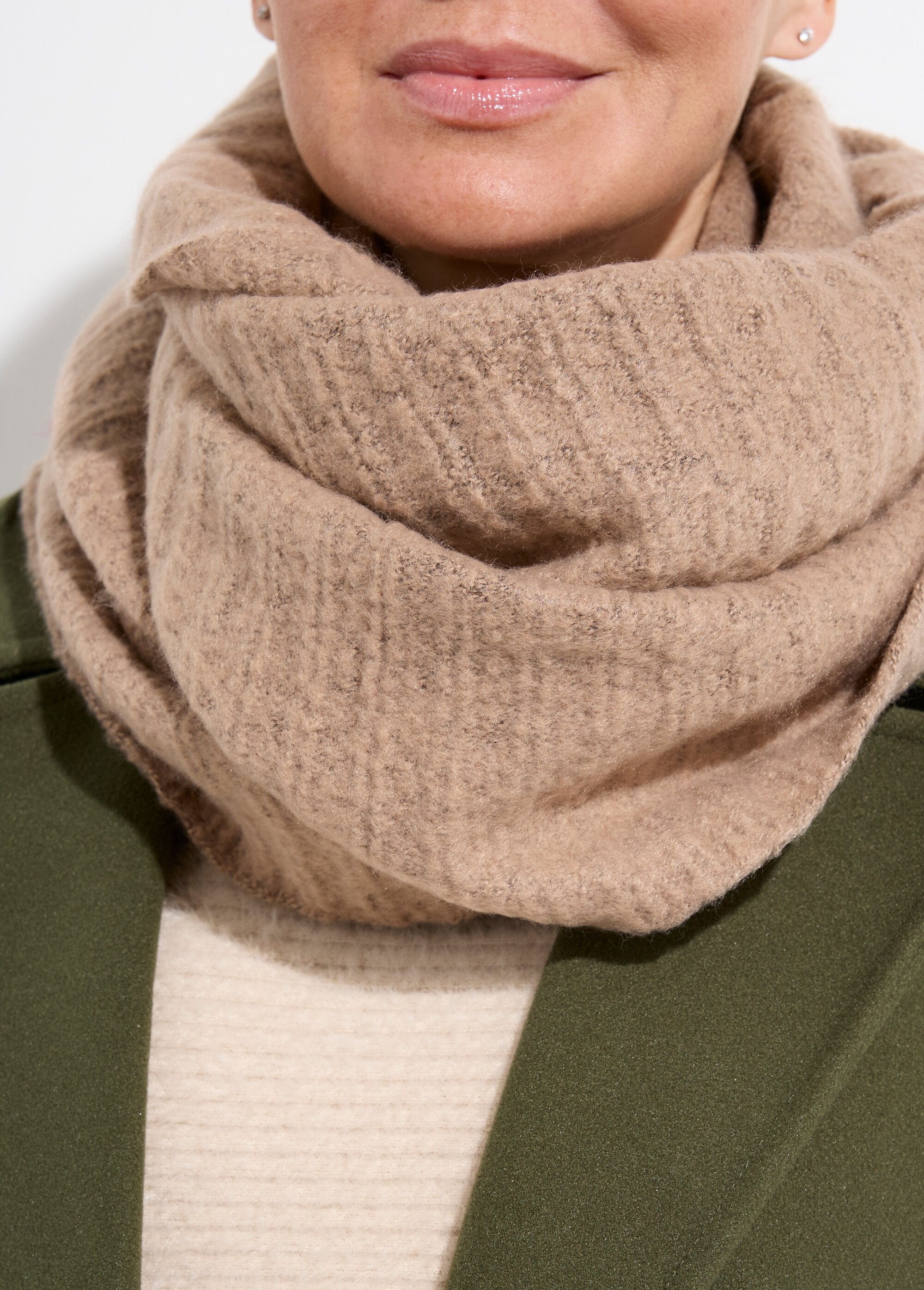 Collana_snood_in_maglia_scintillante_Taupe_DE1_slim